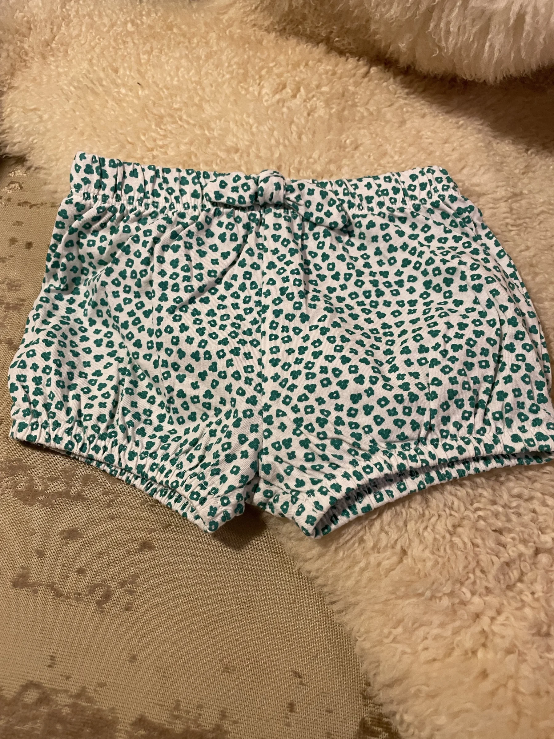 Kiabi lightweight patterned shorts, size 9 months Kiabi seconde main