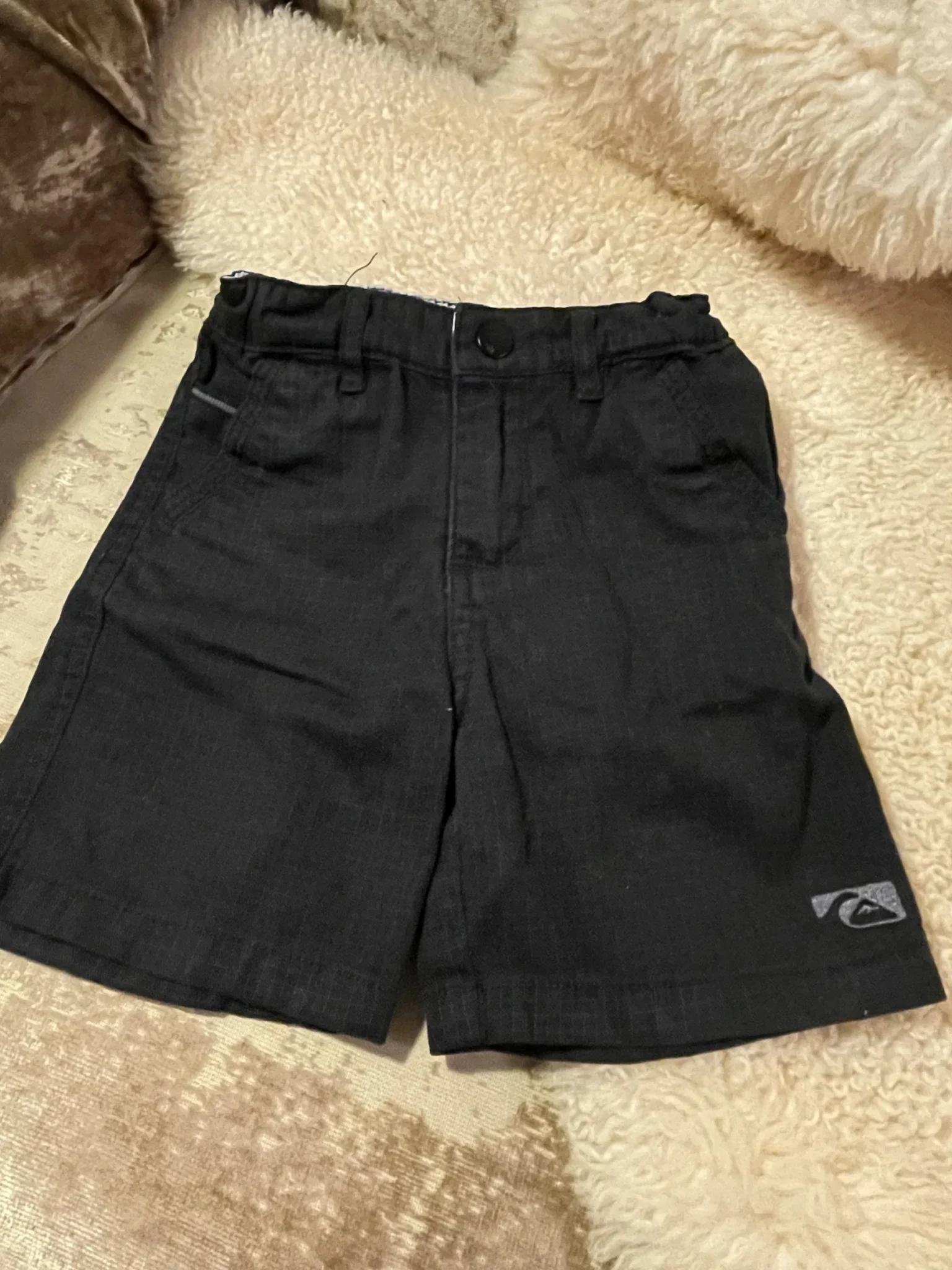 Featured image for Short Bermuda Quick silver 18 mois fait petit