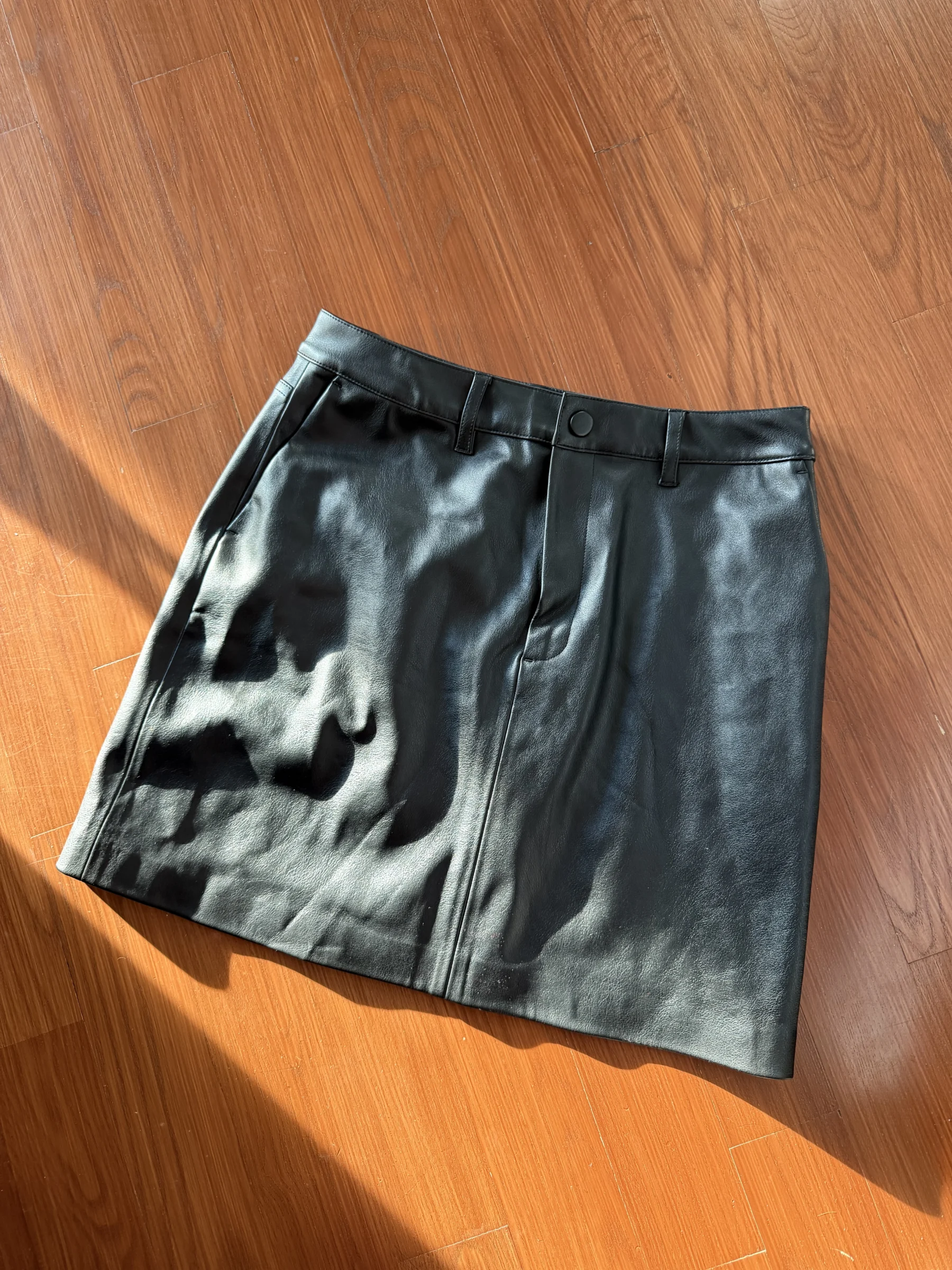 Short leather-effect skirt Contemporaine seconde main