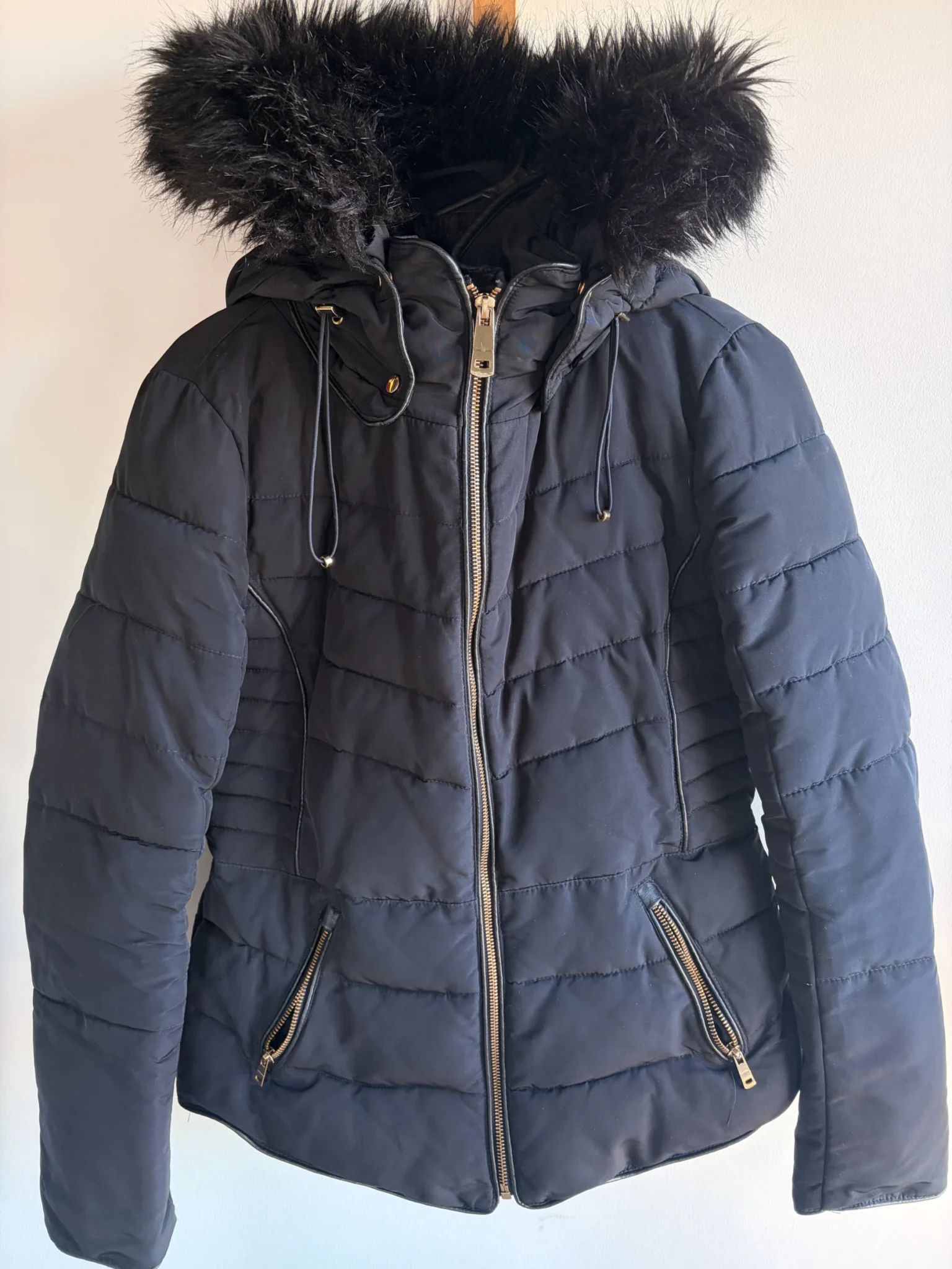 Featured image for Zara cropped puffer jacket - S