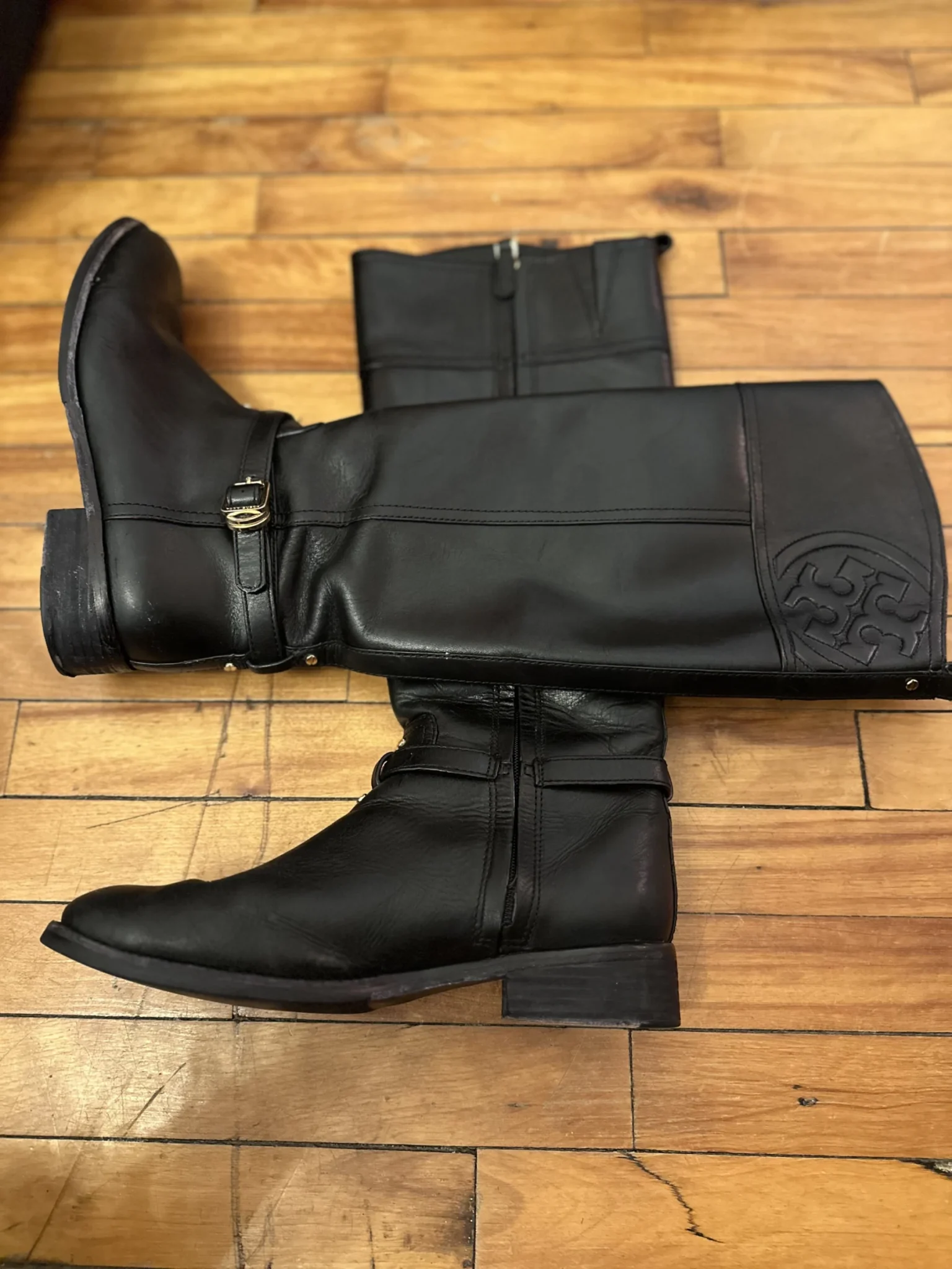 Image for Tory Burch – Marlene riding boots in black leather – gold buckle – US size 8