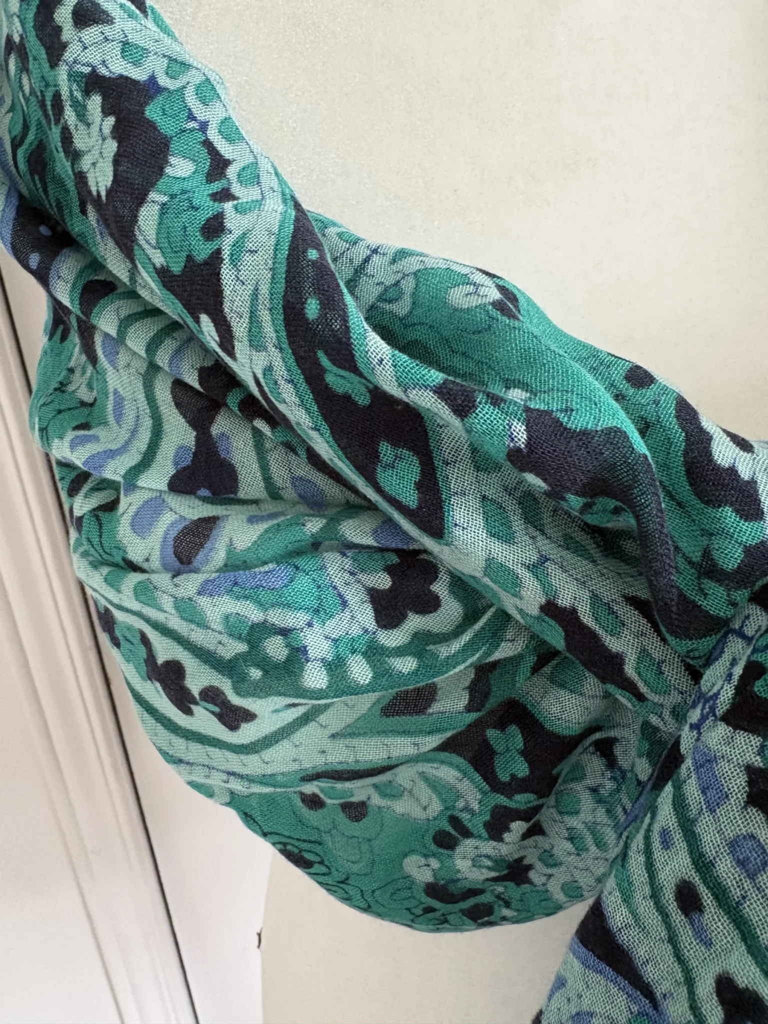 Image for Scarf with a paisley pattern