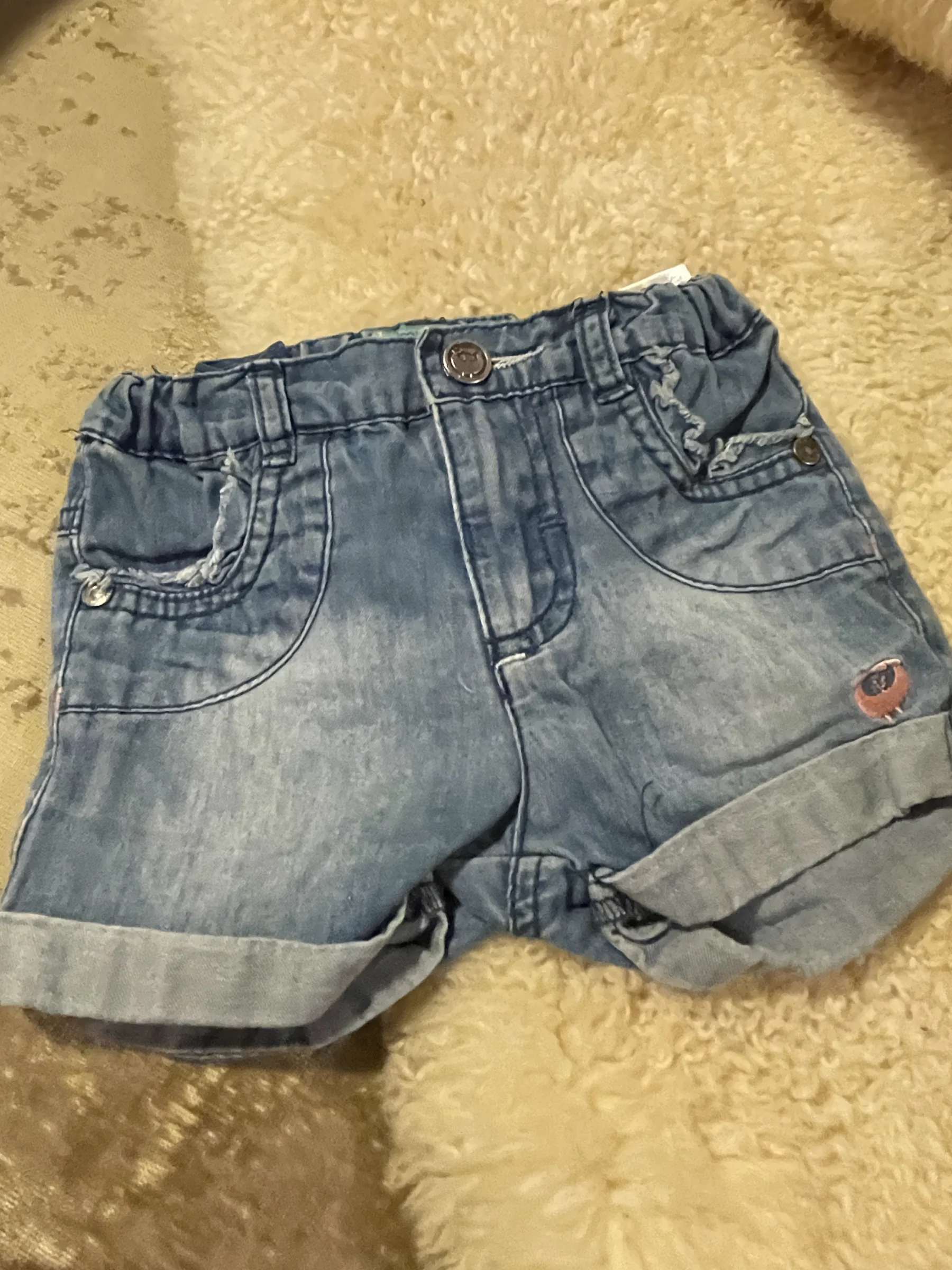 Ultra-lightweight denim shorts for baby girls, 12 months Trois Moutons seconde main