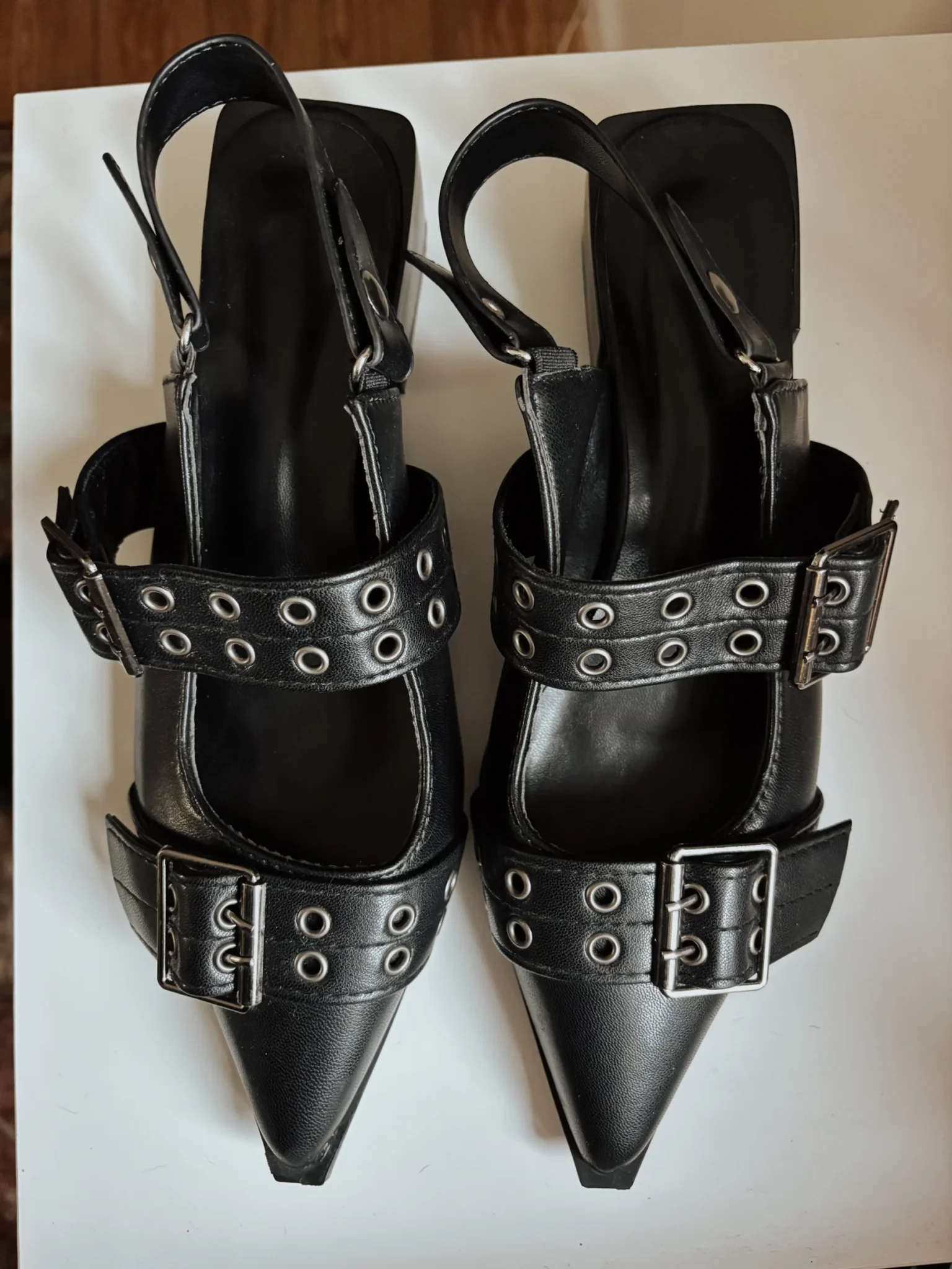 Image for Chaussures style slingbacks noires à bout pointu