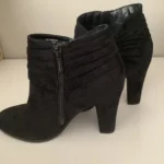 Thumbnail for Bottes courtes d’intérieur avec fermeture sur le côté
