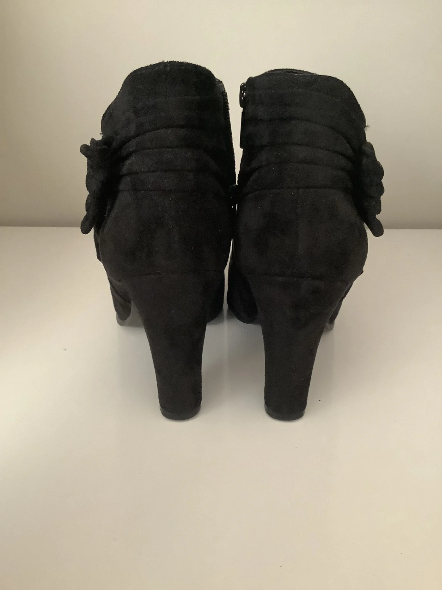 Image for Bottes courtes d’intérieur avec fermeture sur le côté