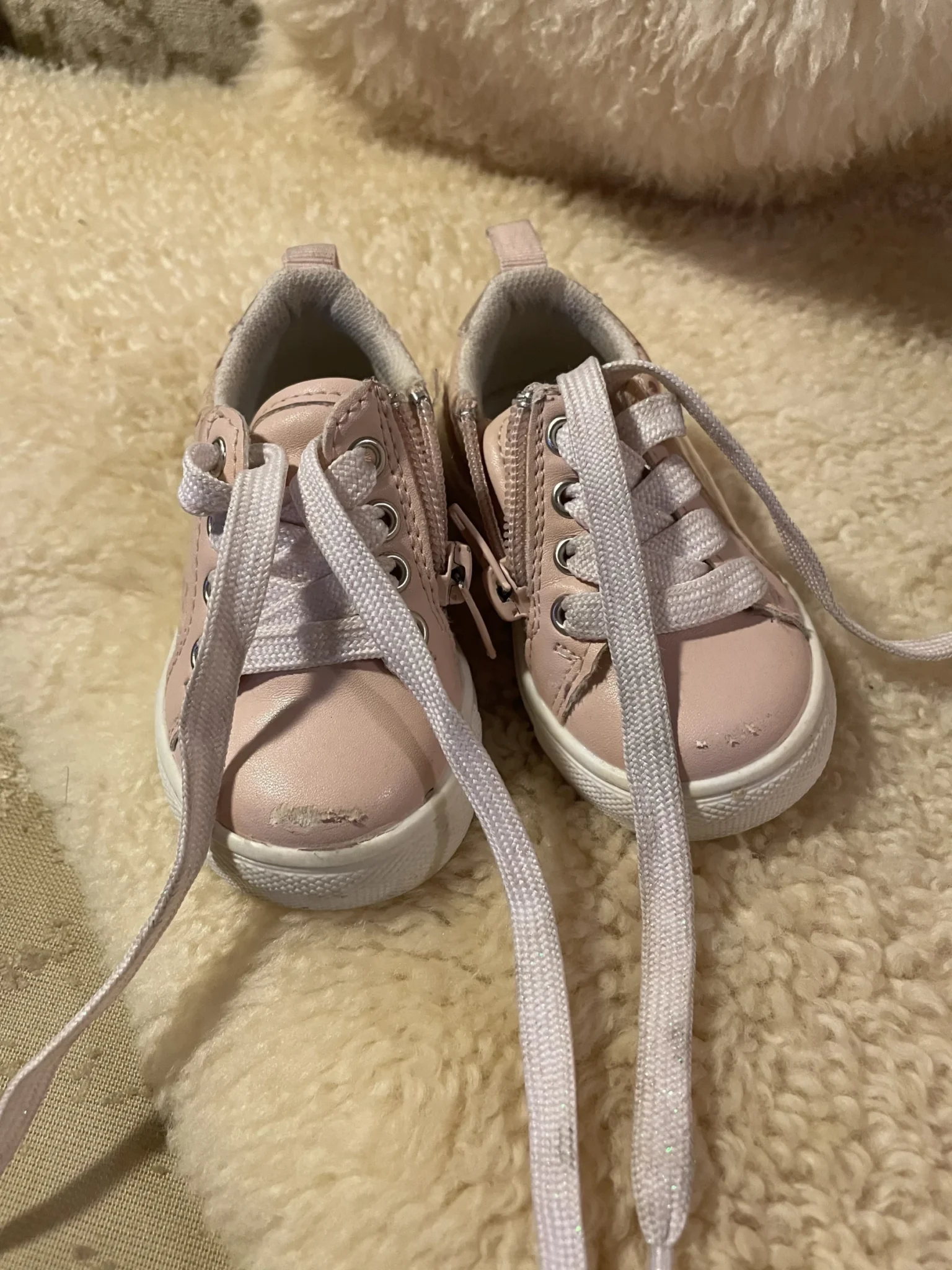 Image for Flat running shoes for babies with a side zip