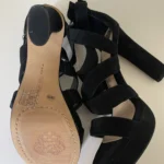 Thumbnail for Sandales Vince Camuto en suède noires