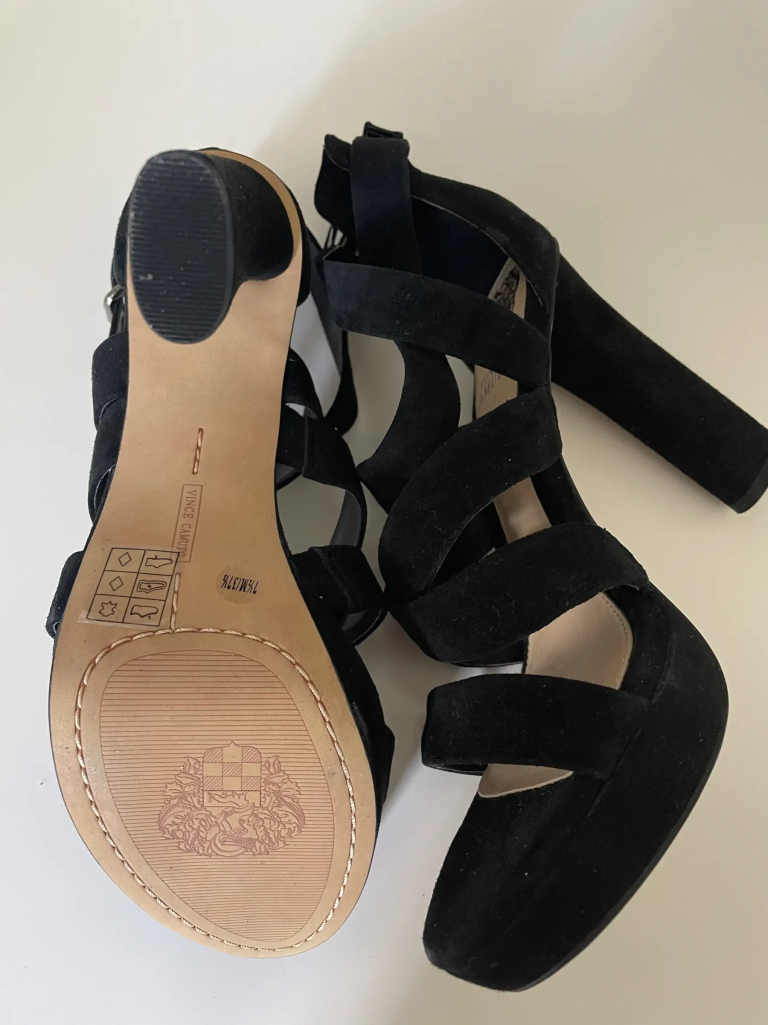Image for Sandales Vince Camuto en suède noires