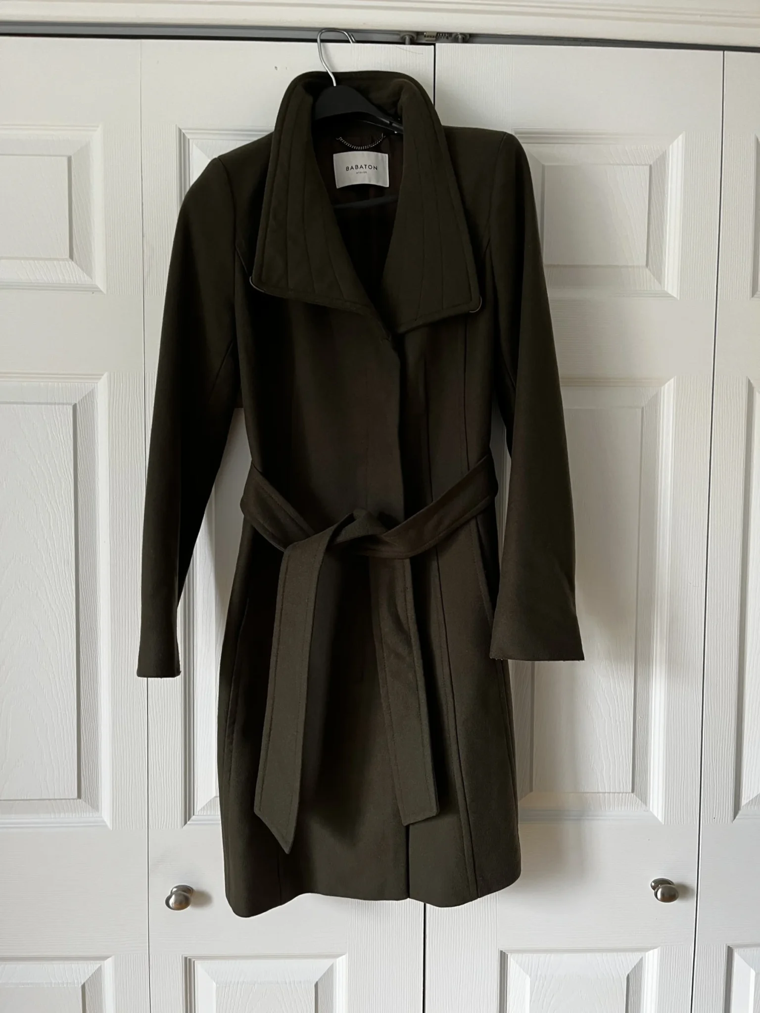 Featured image for Aritzia Babaton Atelier coat – Medium – Khaki green