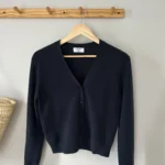 Thumbnail for Cardigan en cachemire - Aritzia | Marine XS