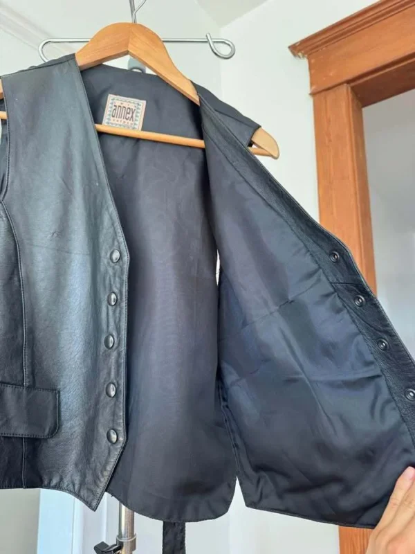 Image for Veste sans manchesvintage classique en cuir style smoking noir avec dos satin