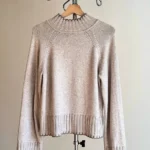 Featured thumbnail for Chandail en tricot à col montant côtelé beige Gap