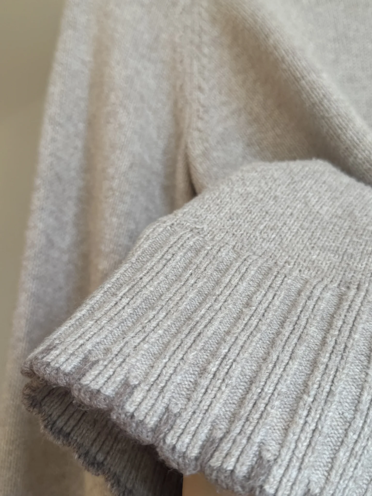 Image for Chandail en tricot à col montant côtelé beige Gap