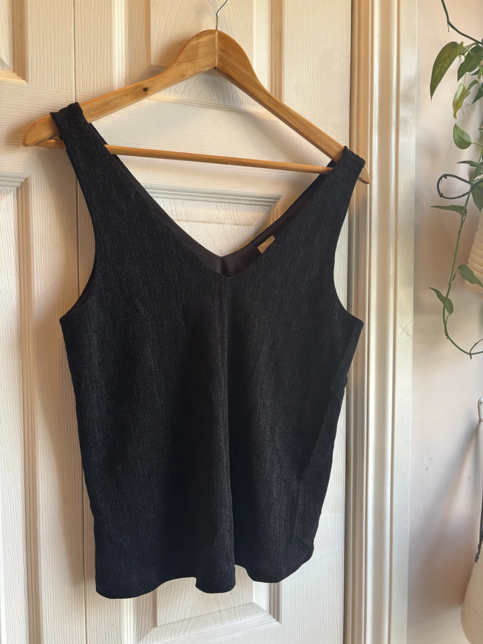 Featured image for Camisole noire scintillante ICHI