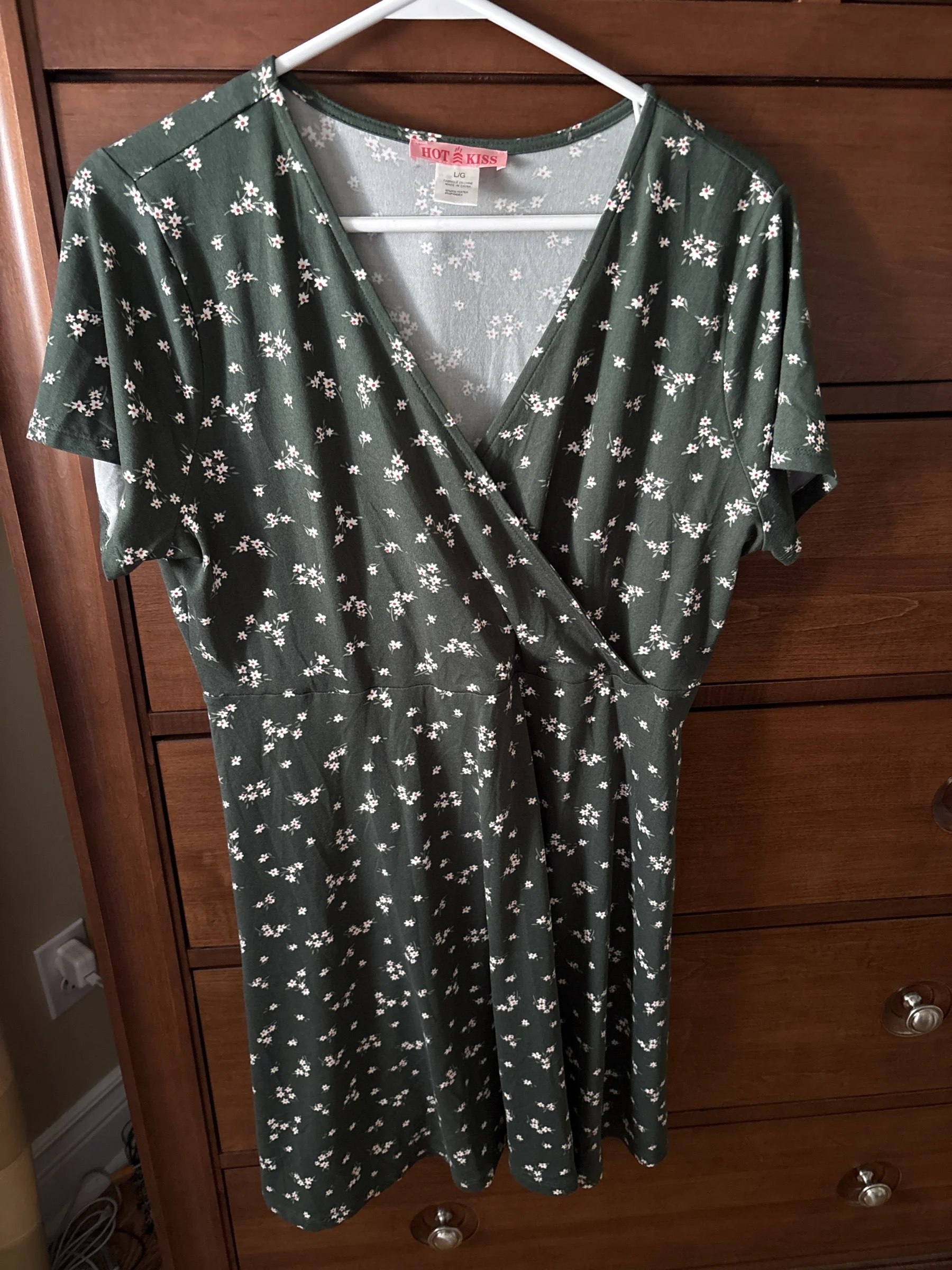 Green dress with white flowers *Other seconde main