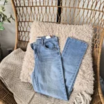 Featured thumbnail for High-waisted Levi’s, size W31/32L