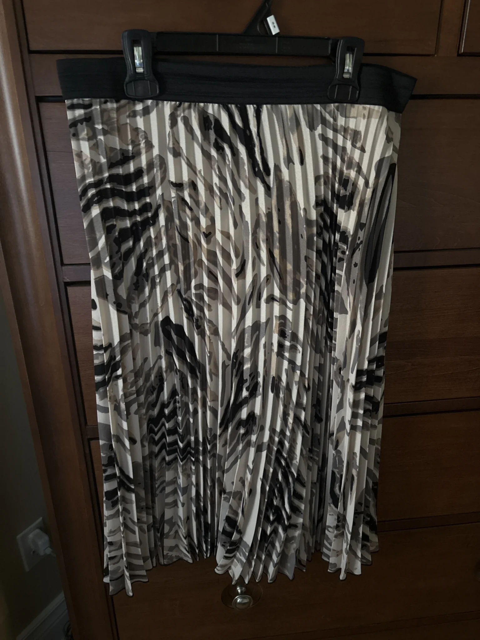 Featured image for Mid-length skirt