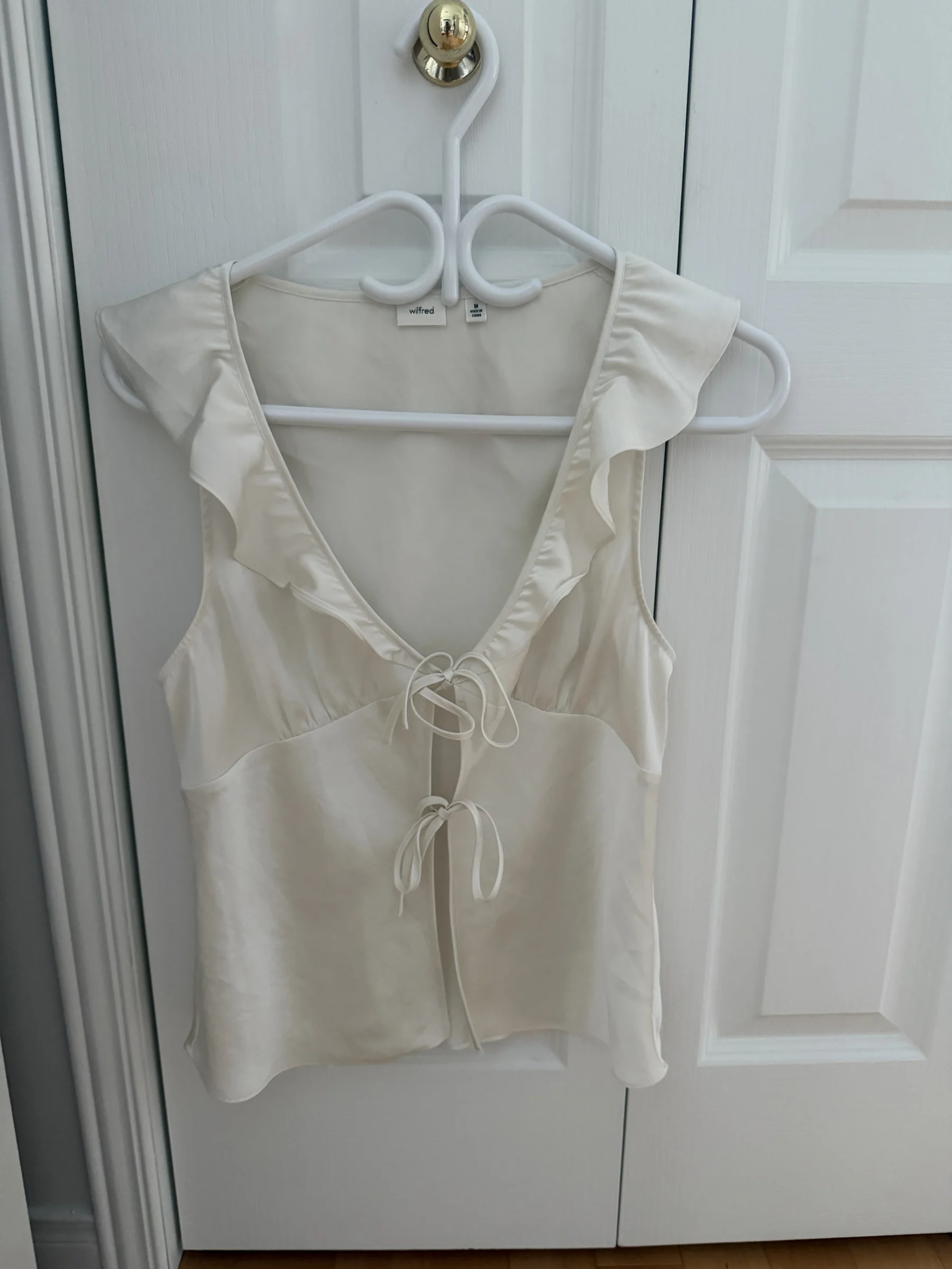 Aritzia blouse, size M, BRAND NEW Aritzia seconde main