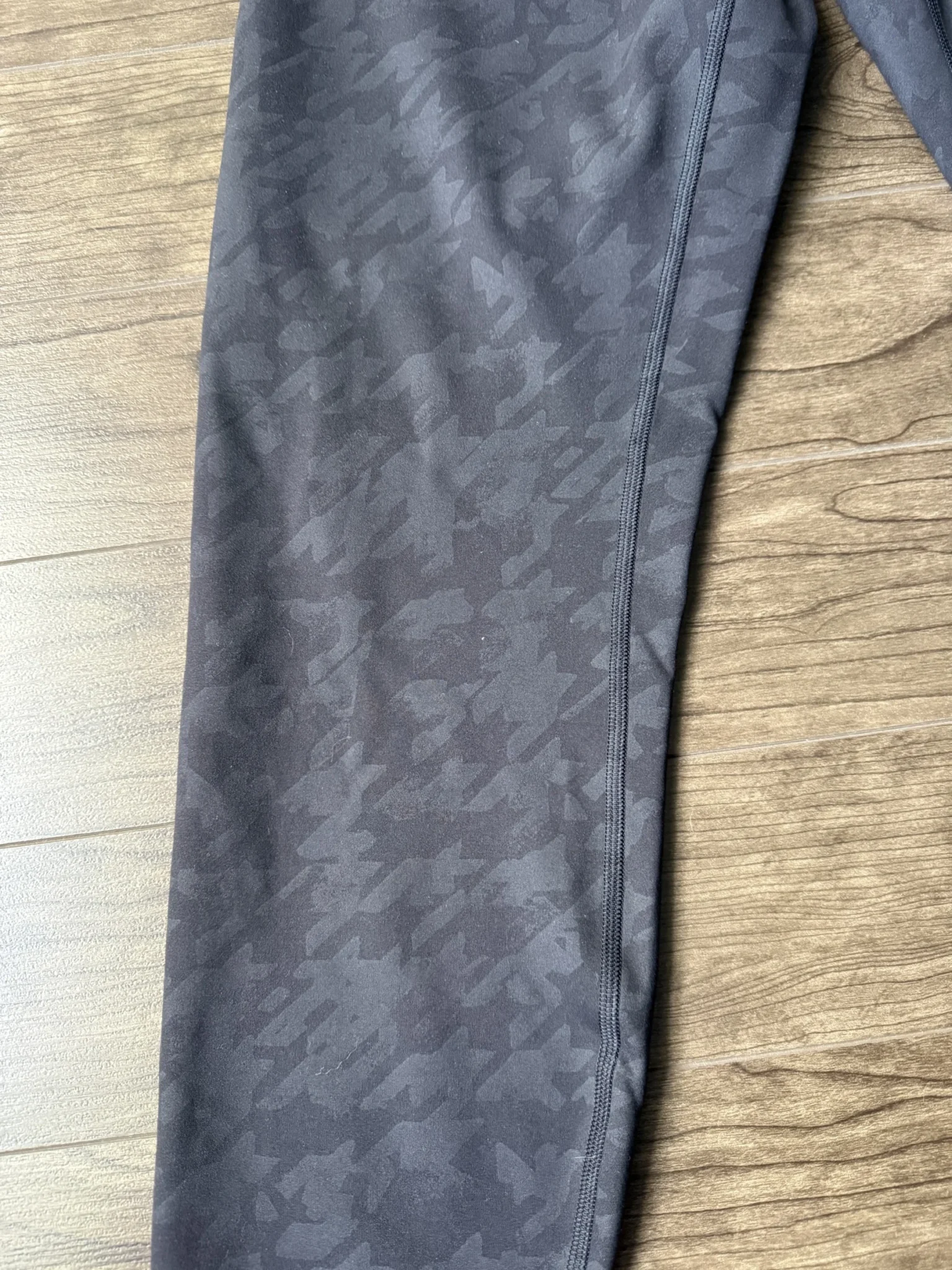 Image for Lululemon Wunder Train – Women’s cropped leggings, size 10 (crop: length 23 in)