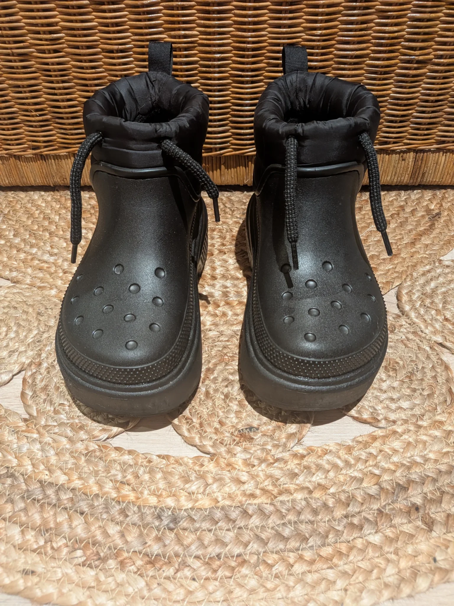 Featured image for 🖤 Bottes Crocs noire