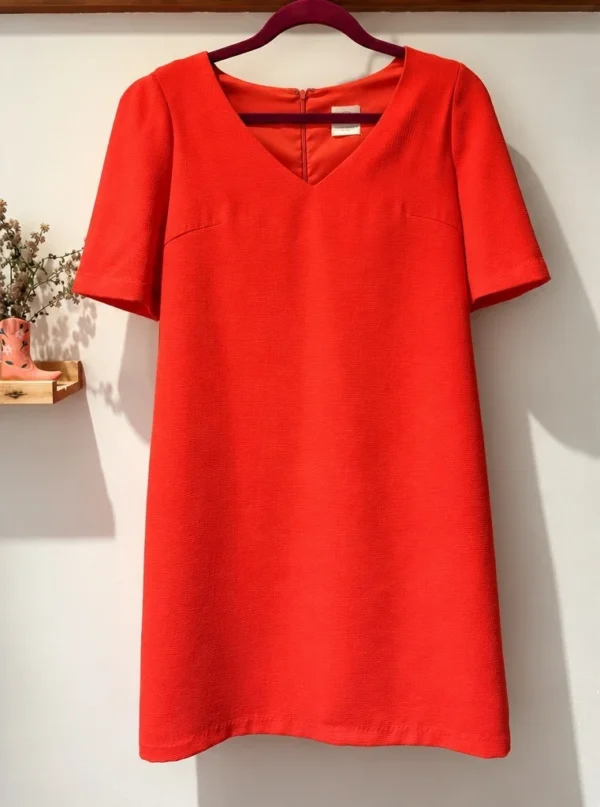 Featured image for La Petite Robe de Chloé – Textured coral-red dress