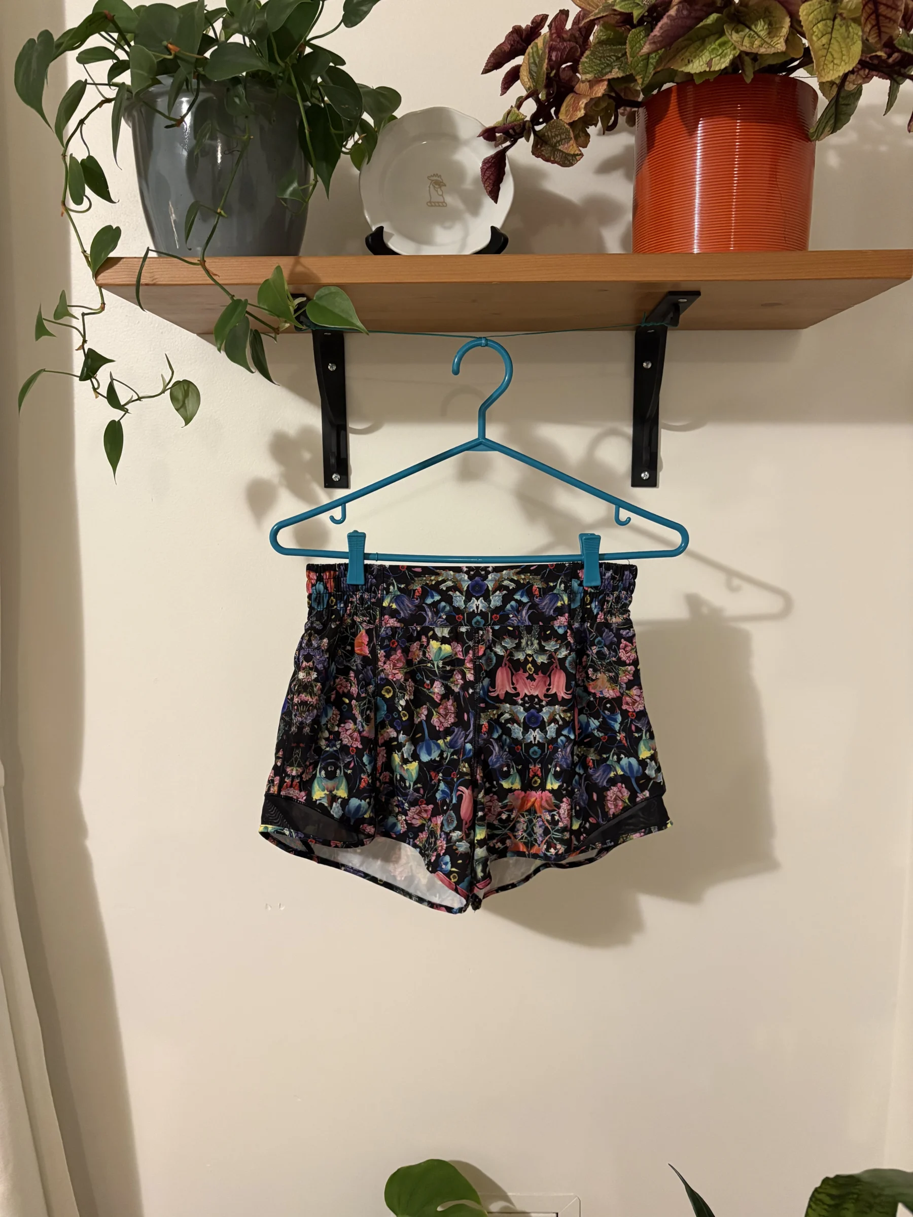 Lululemon Hotty Hot High-Rise Lined Shorts 4" Lululemon seconde main