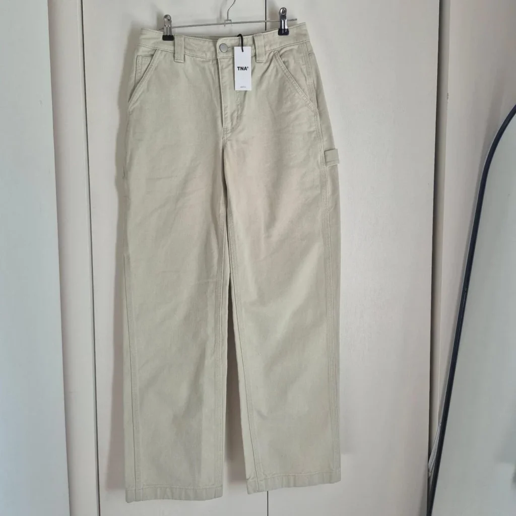 Featured image for Aritzia TNA cargo jeans, size 0
