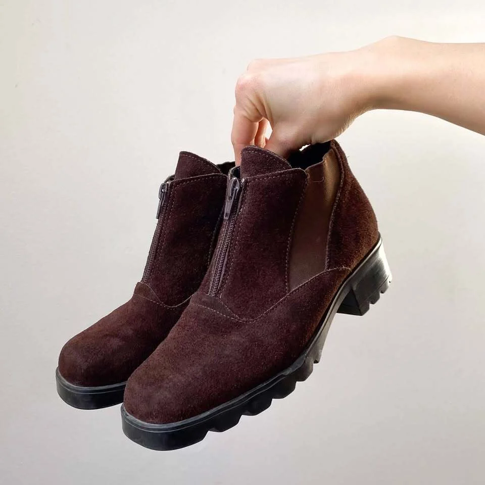 Vintage Barbo ankle boots from the 1990s in brown suede, made in Canada, size 7 US Vintage seconde main