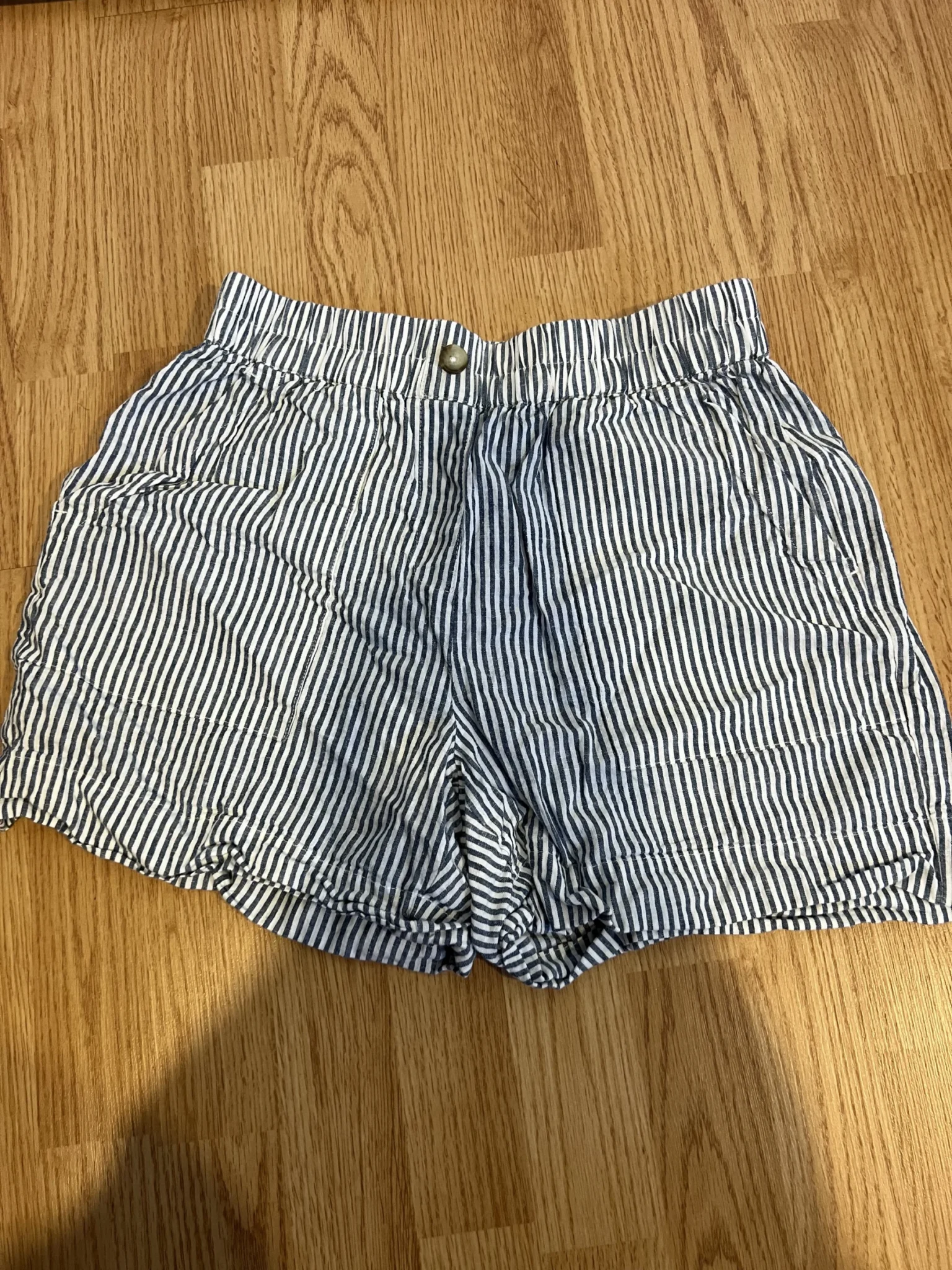 Image for Linen shorts