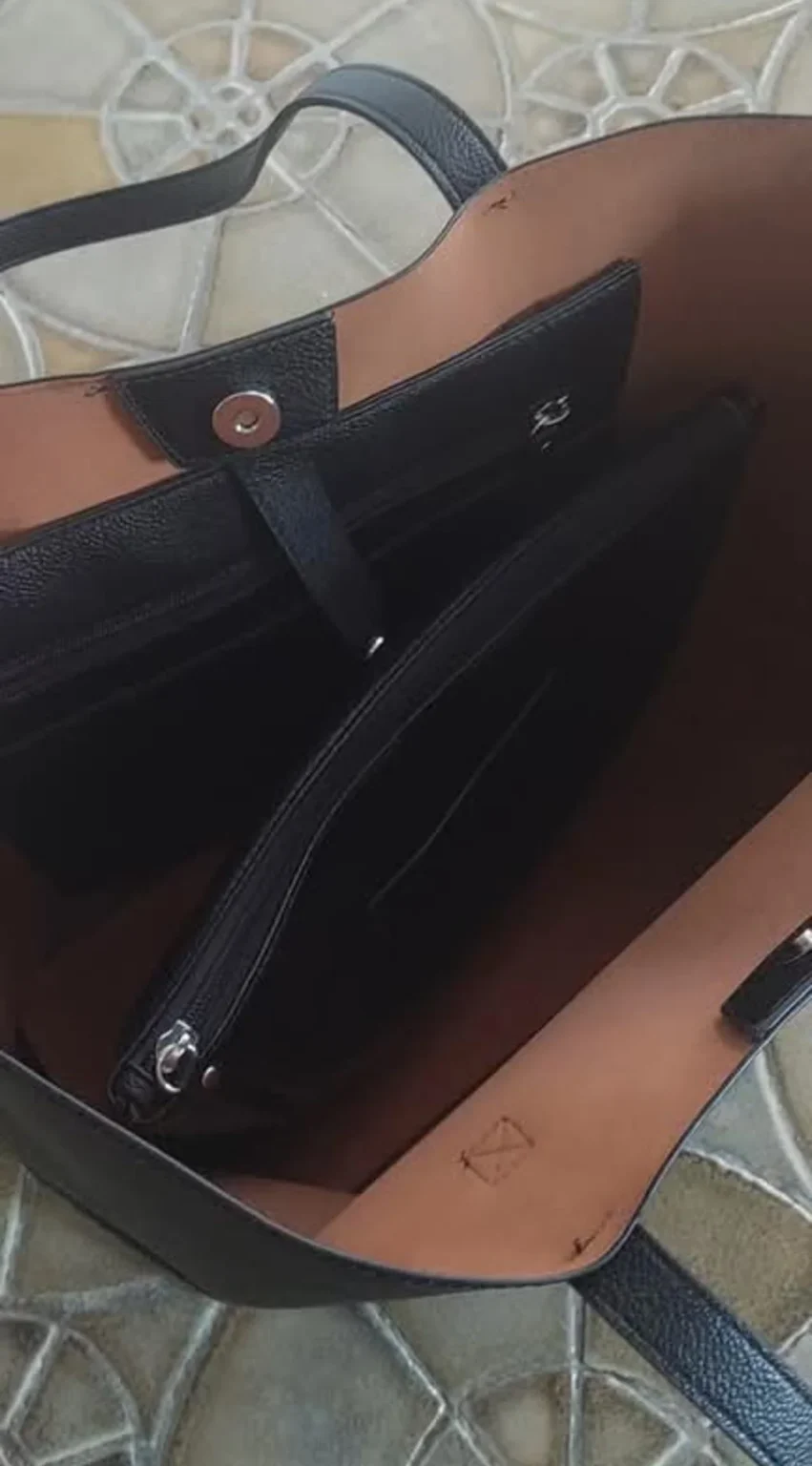 Image for Minimalist, textured tote bag by Simons