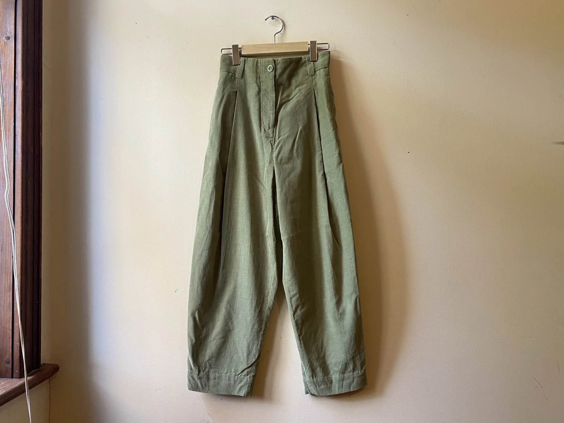 COS corduroy trousers COS seconde main