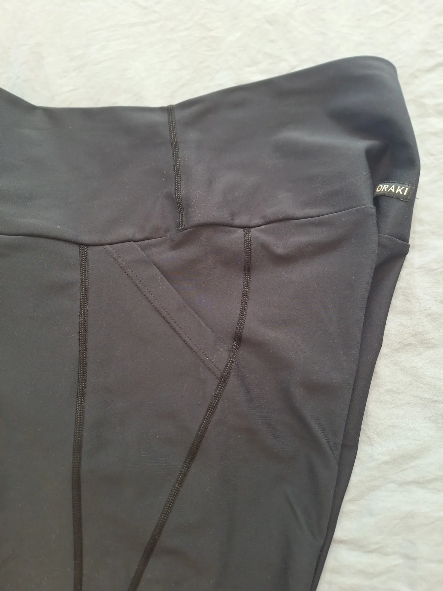 Featured image for Black Oraki leggings with pockets