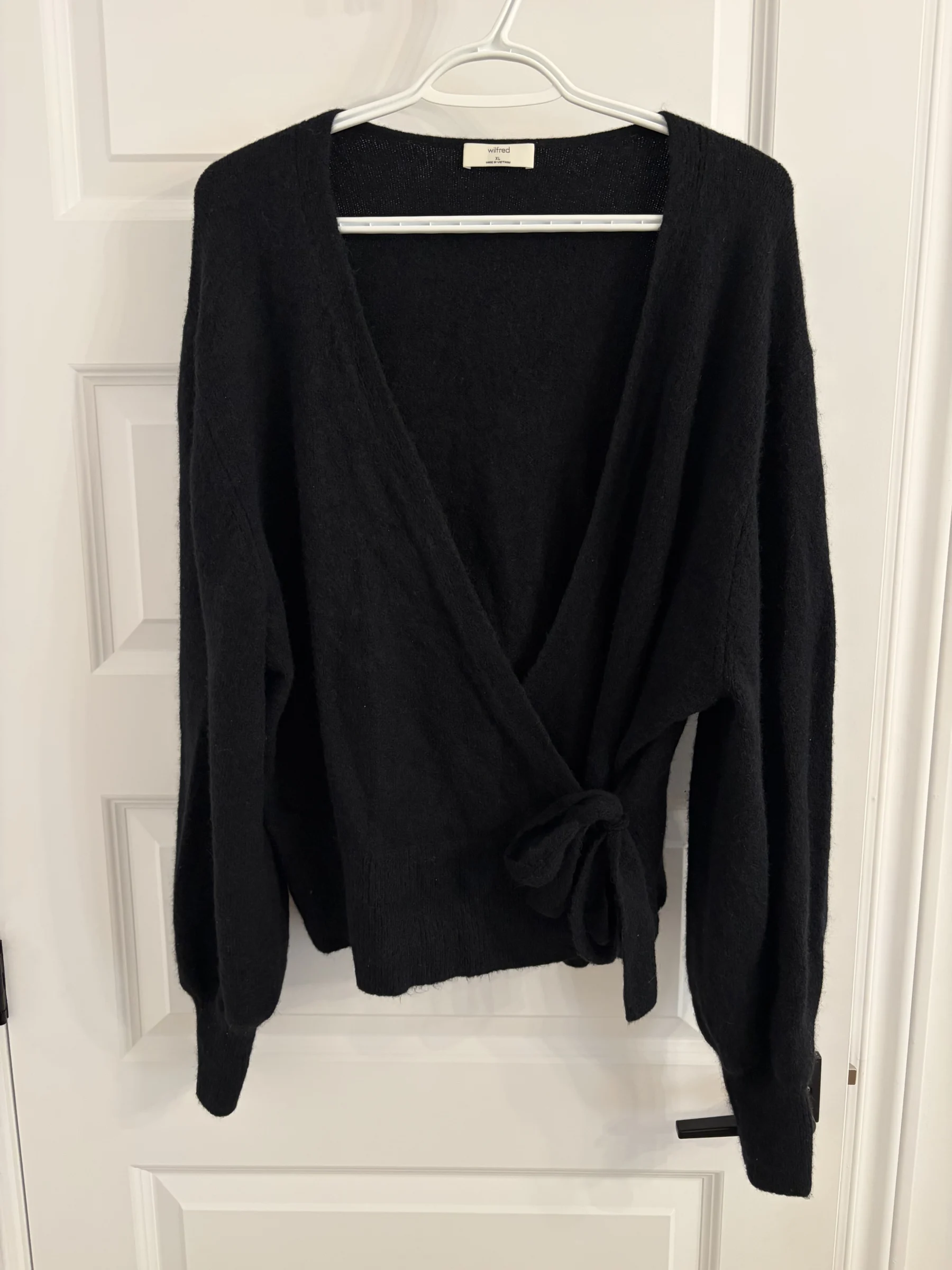 Wrap-round jumper Aritzia seconde main