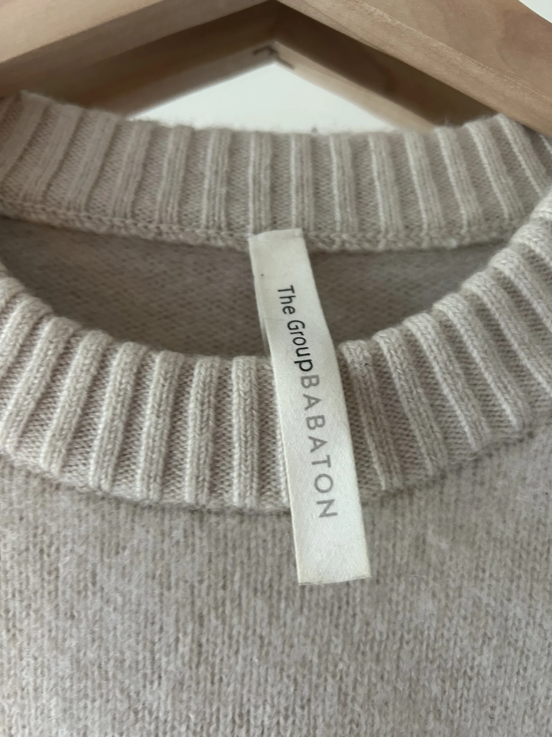 Babaton cashmere jumper Aritzia seconde main