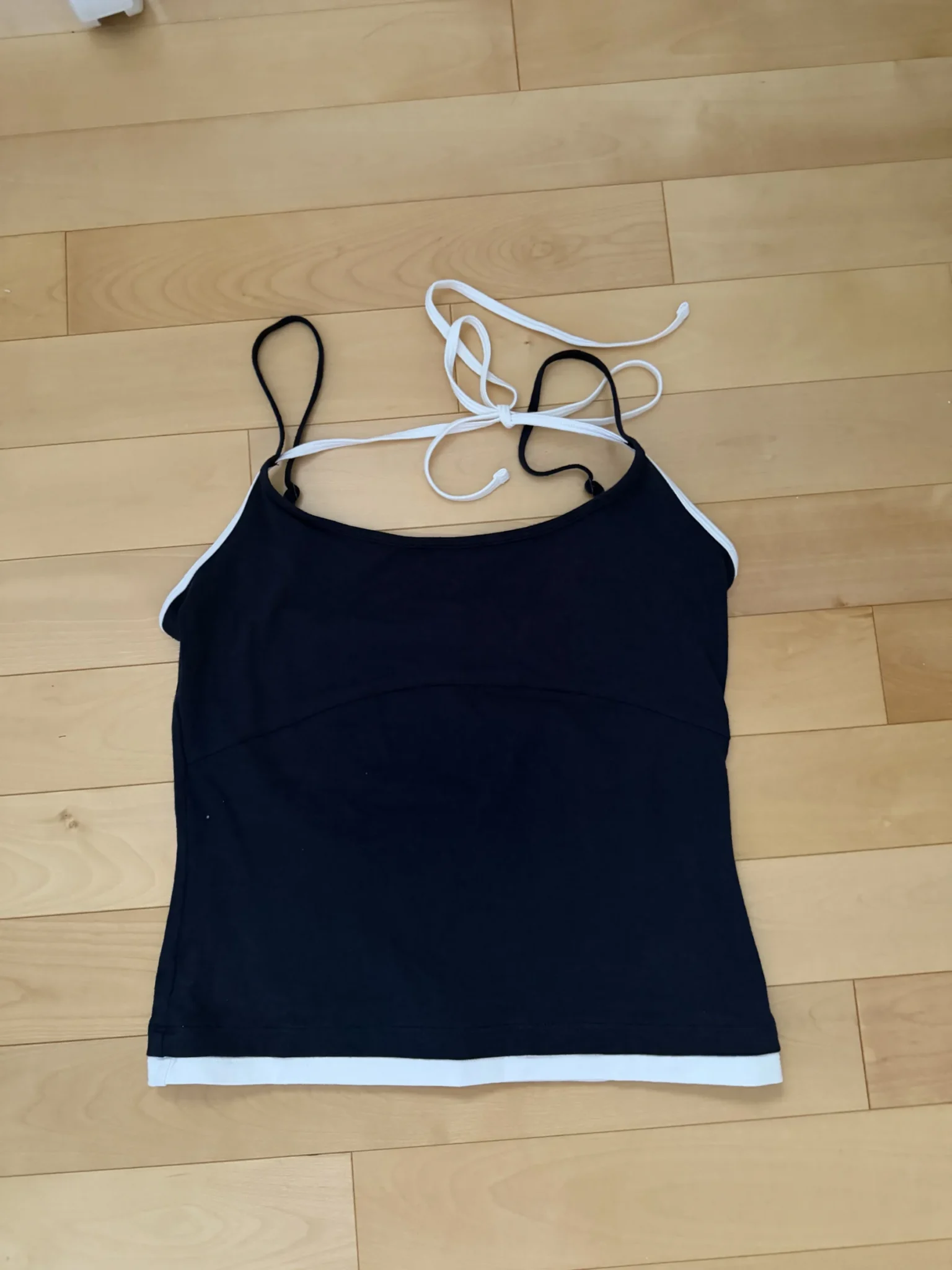 Image for Aritzia women’s camisole, size medium