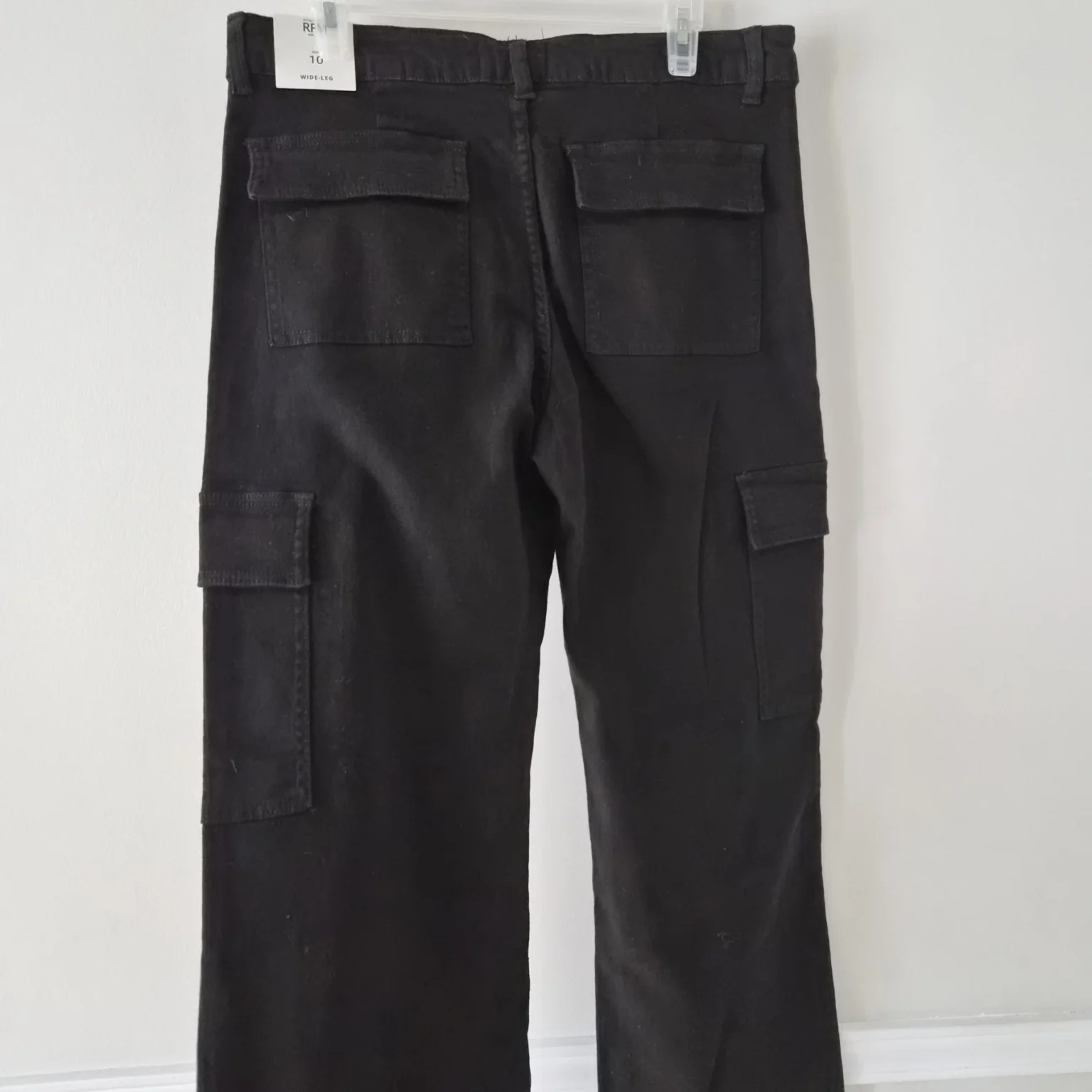 Image for Pantalon cargo noir à jambe large RFM (Royalty For Me)