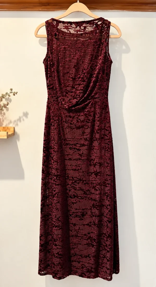 Featured image for Lino Catalano | Long dress by a Montreal designer in burgundy devoré velvet – Vintage, made in Canada – Size 8
