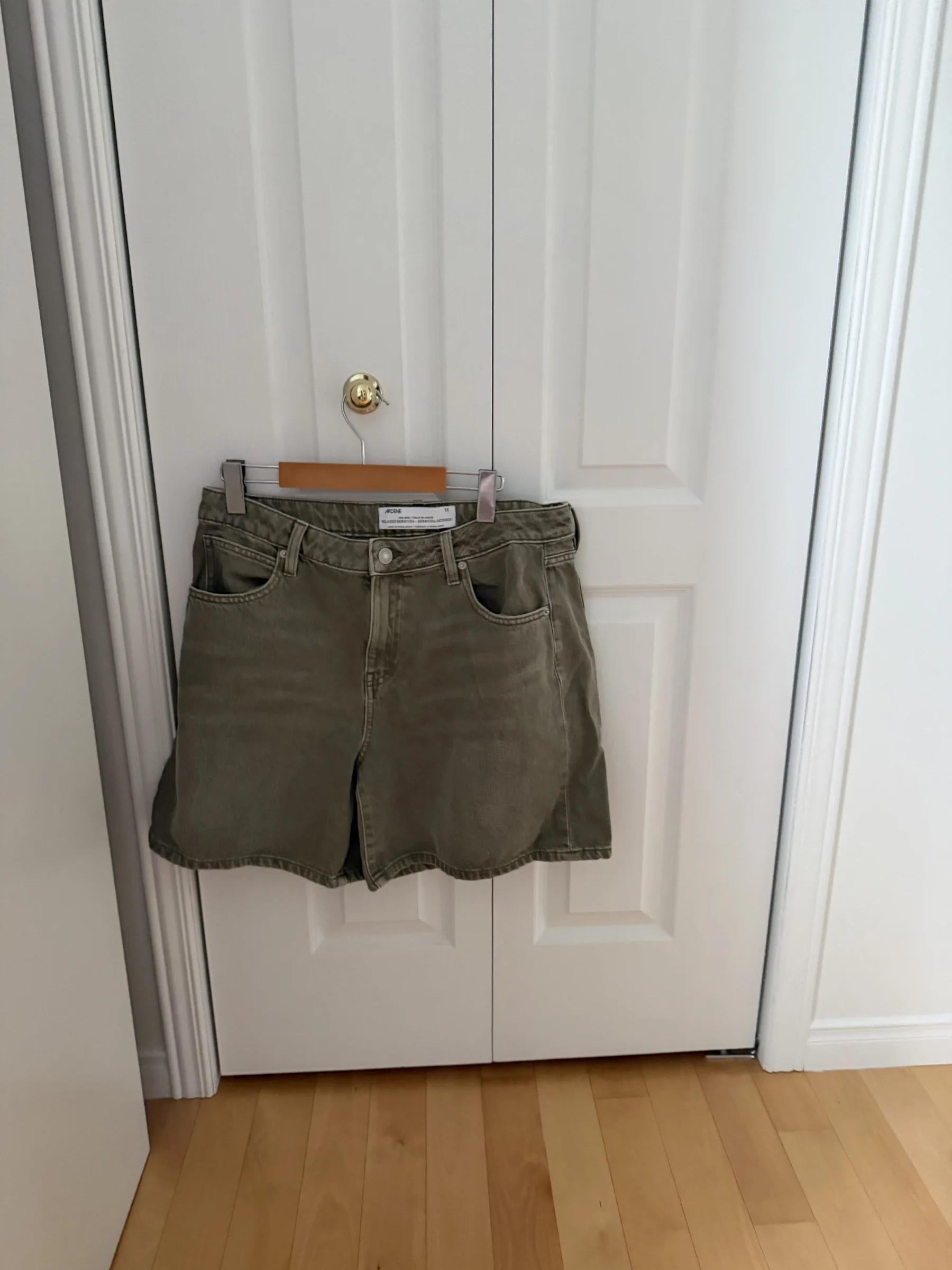 Women’s denim shorts, size 11 Ardene seconde main