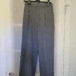 Thumbnail for Loose-fitting trousers with a pleat