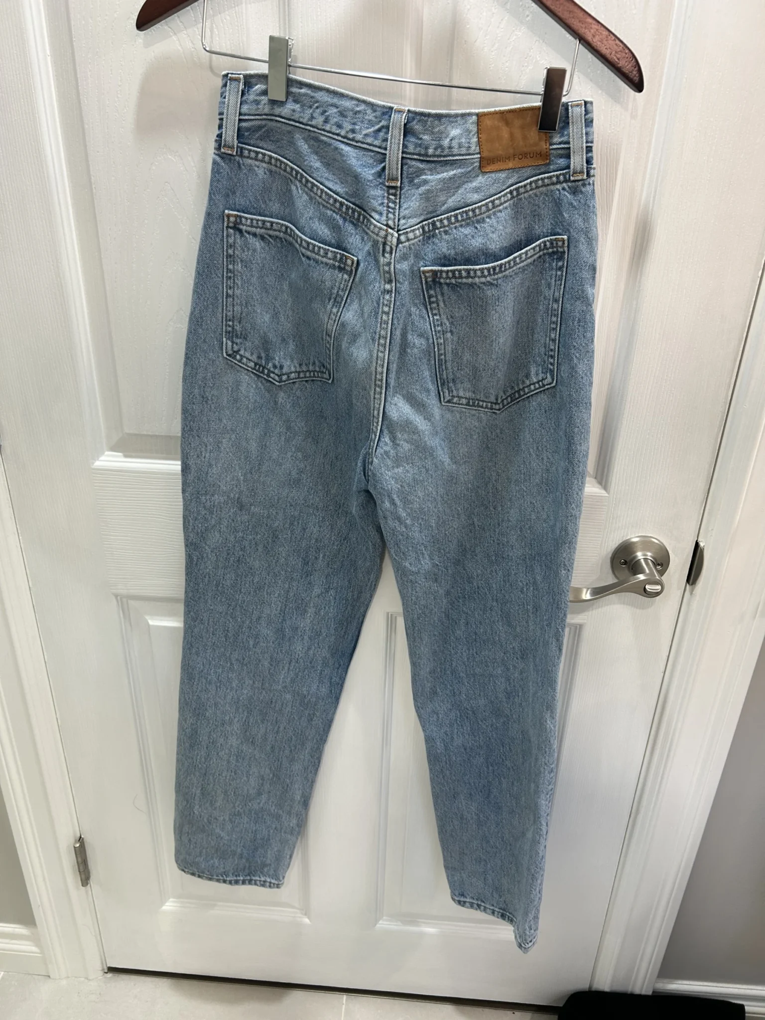 Image for Jean boyfriend ample à taille haute « Denim Forum » d'Aritzia