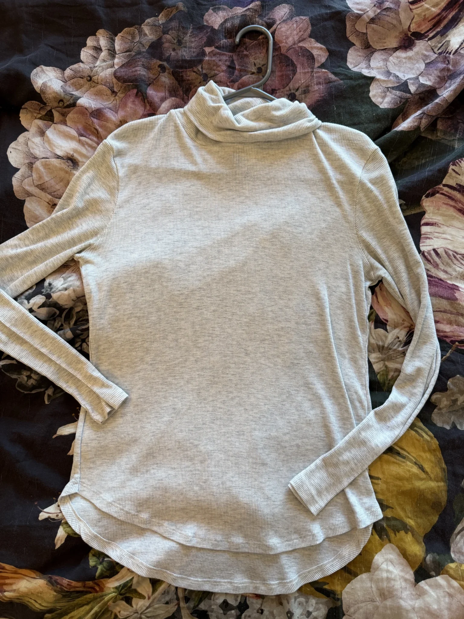 Featured image for HM Sweatshirt, Large
