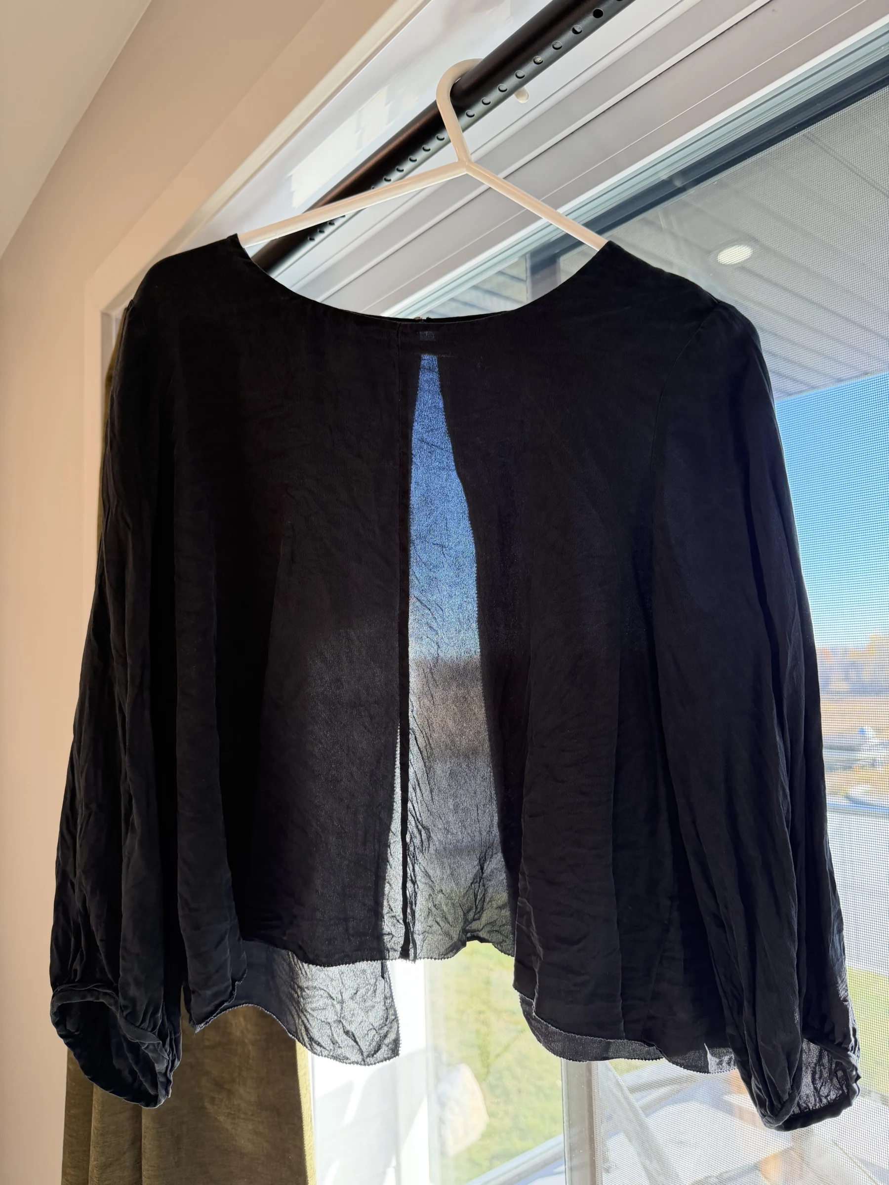Chandail à dos ouvert Wilfred 100% SOIE Aritzia seconde main