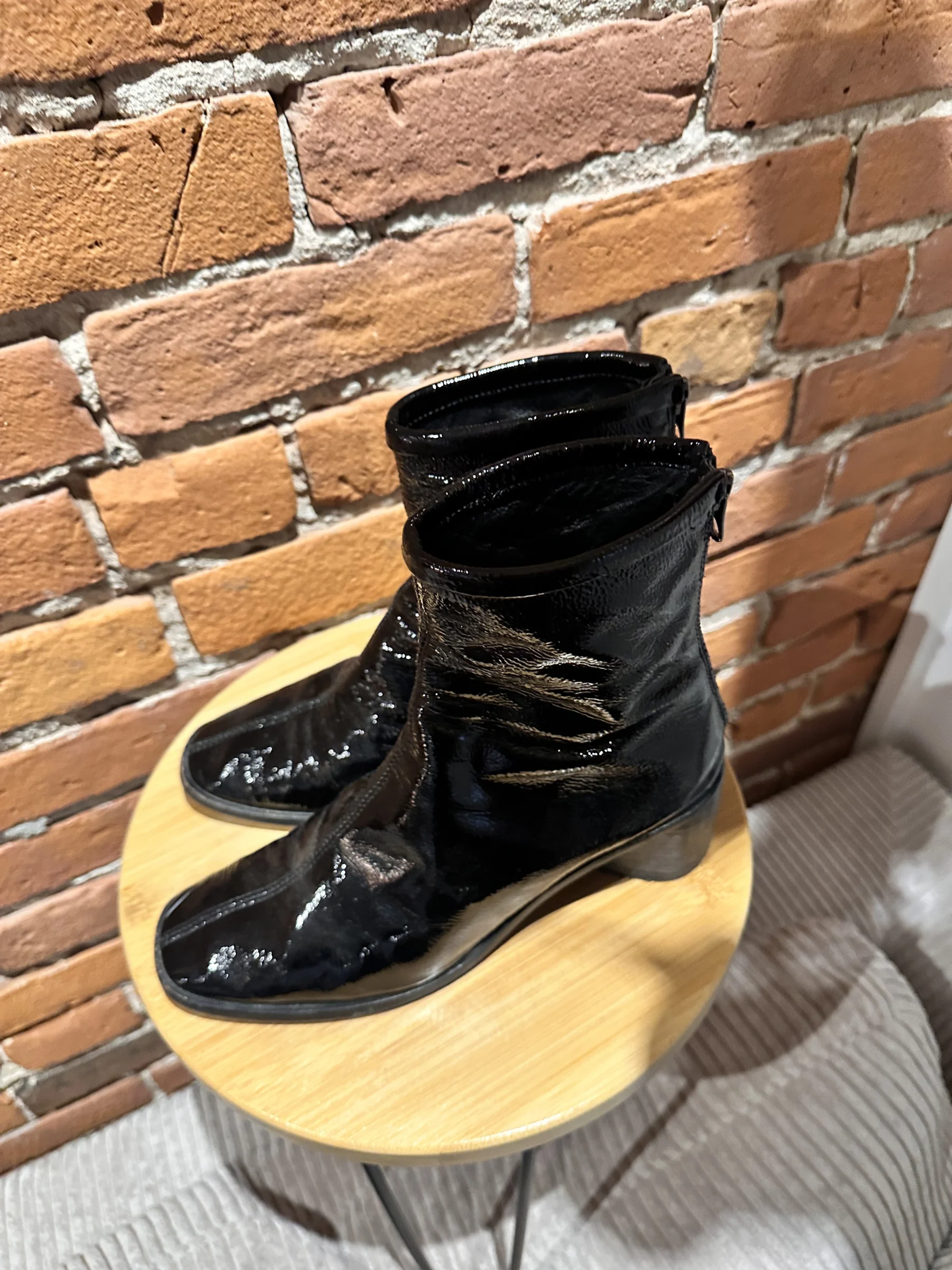 Bottes à talon haut L’intervalle cuir vernis noir Intervalle seconde main