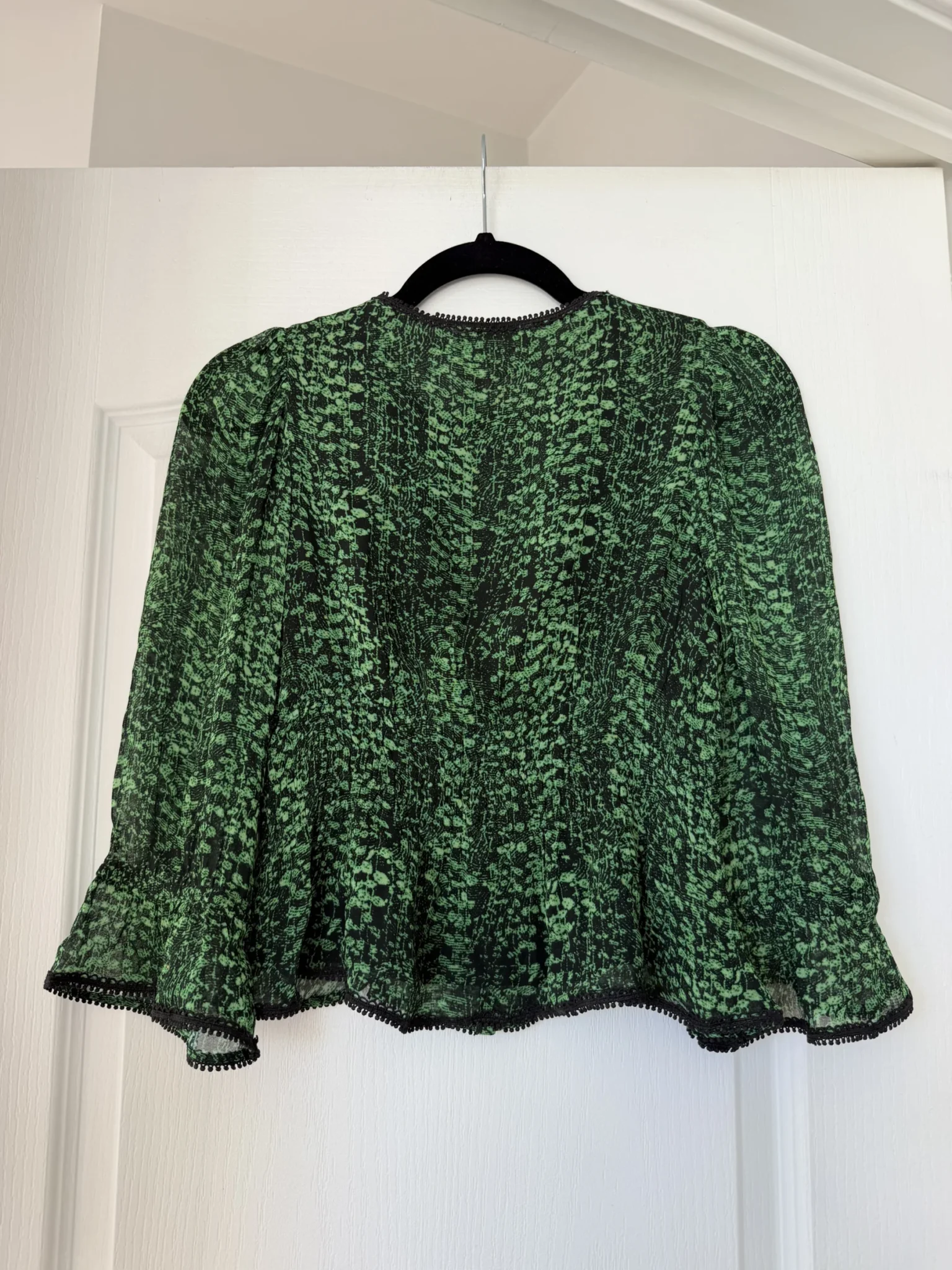 Image for Bash blouse, size XS, puff-sleeved, green and black
