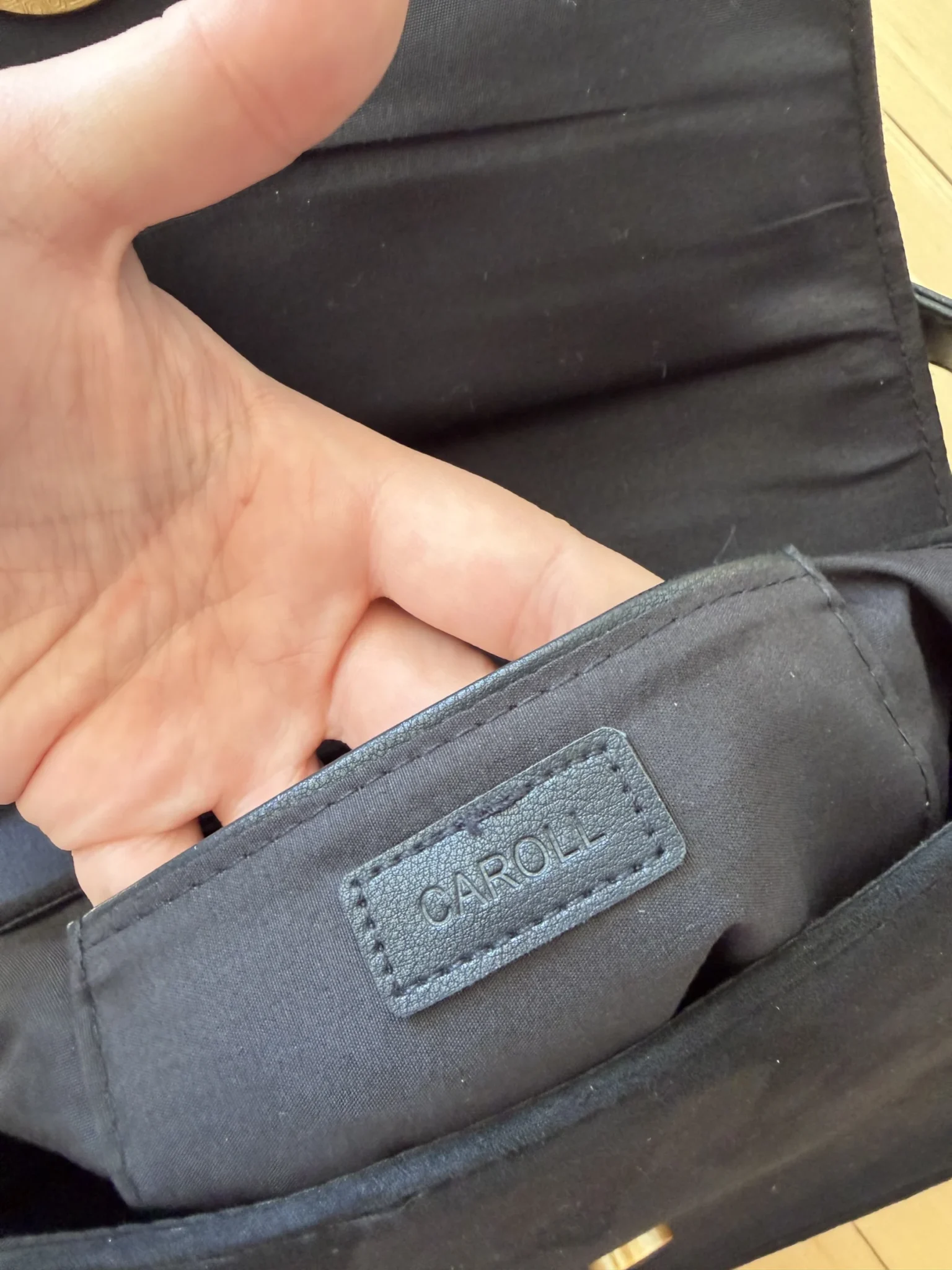 Image for Sac à main Caroll noir à détail doré