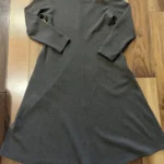Featured thumbnail for Robe longue en molleton kaki Uniqlo