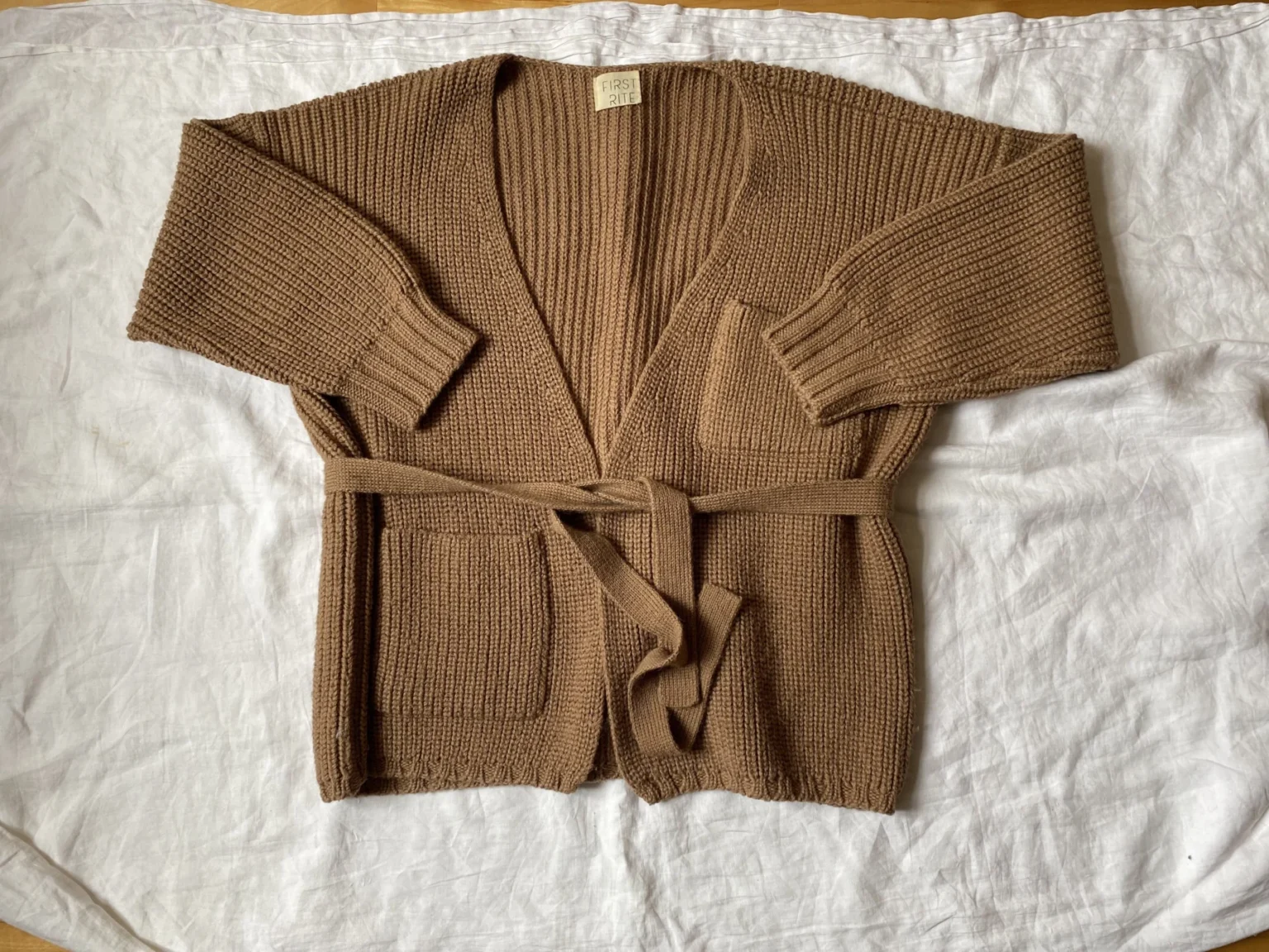 Featured image for First Rite - cardigan en alpaca