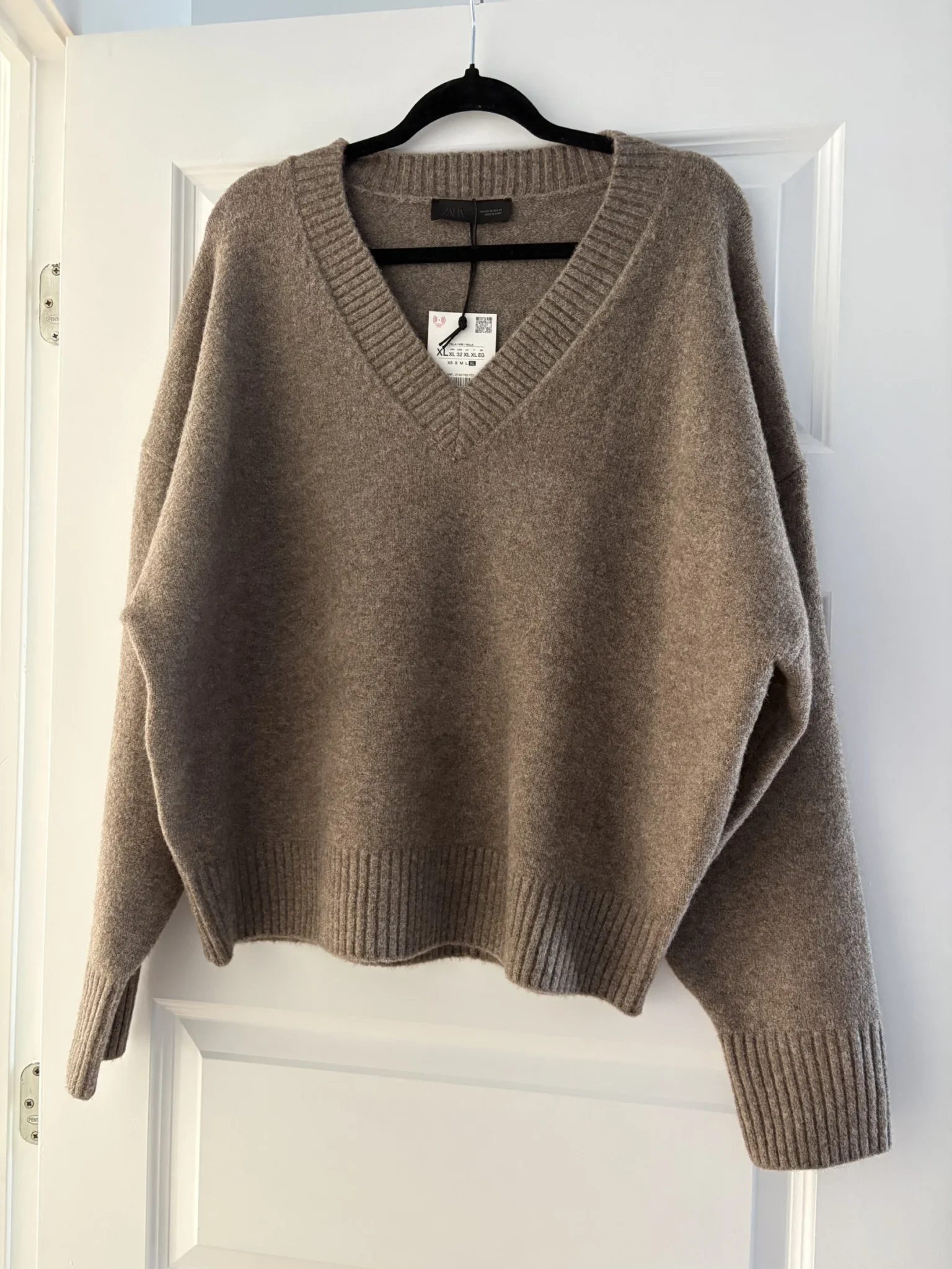 Featured image for Gilet taupe encoulure en V neuf Zara