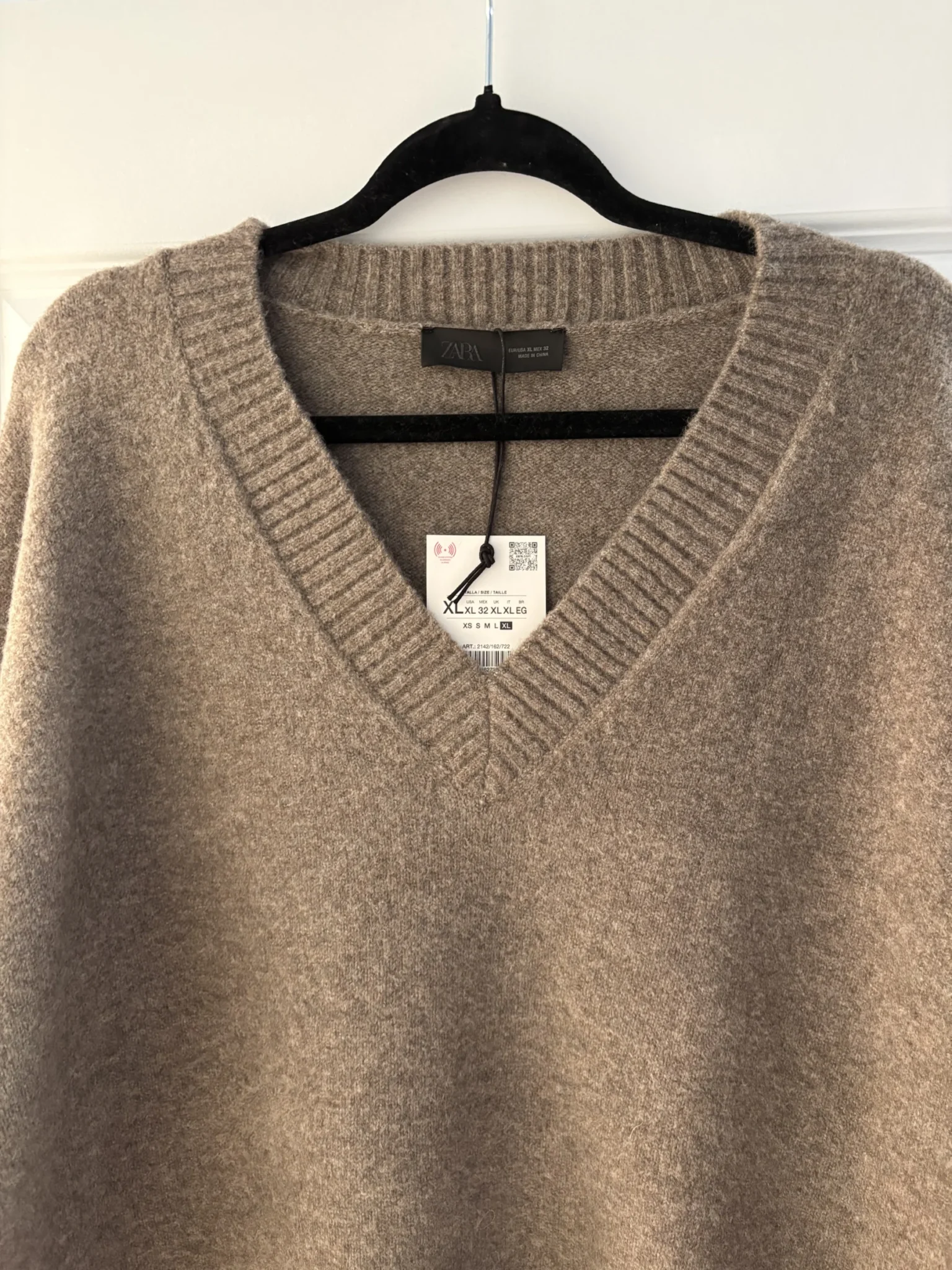 Image for Gilet taupe encoulure en V neuf Zara
